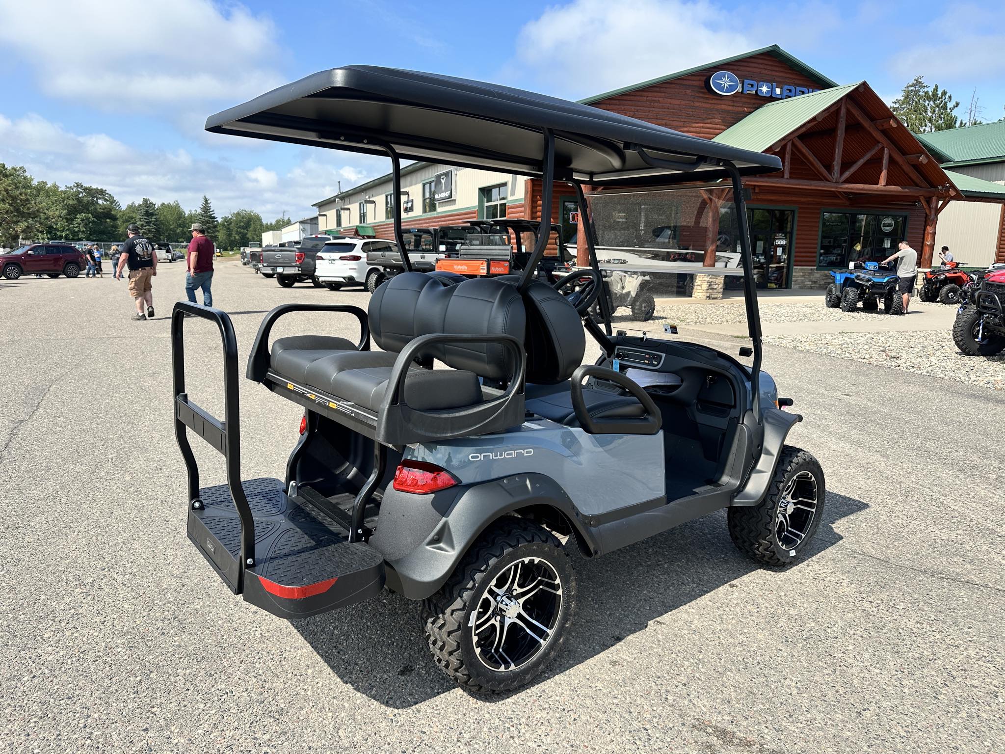 2026 Club Car 4 PASSENGER LIFTED GAS - Photo 2