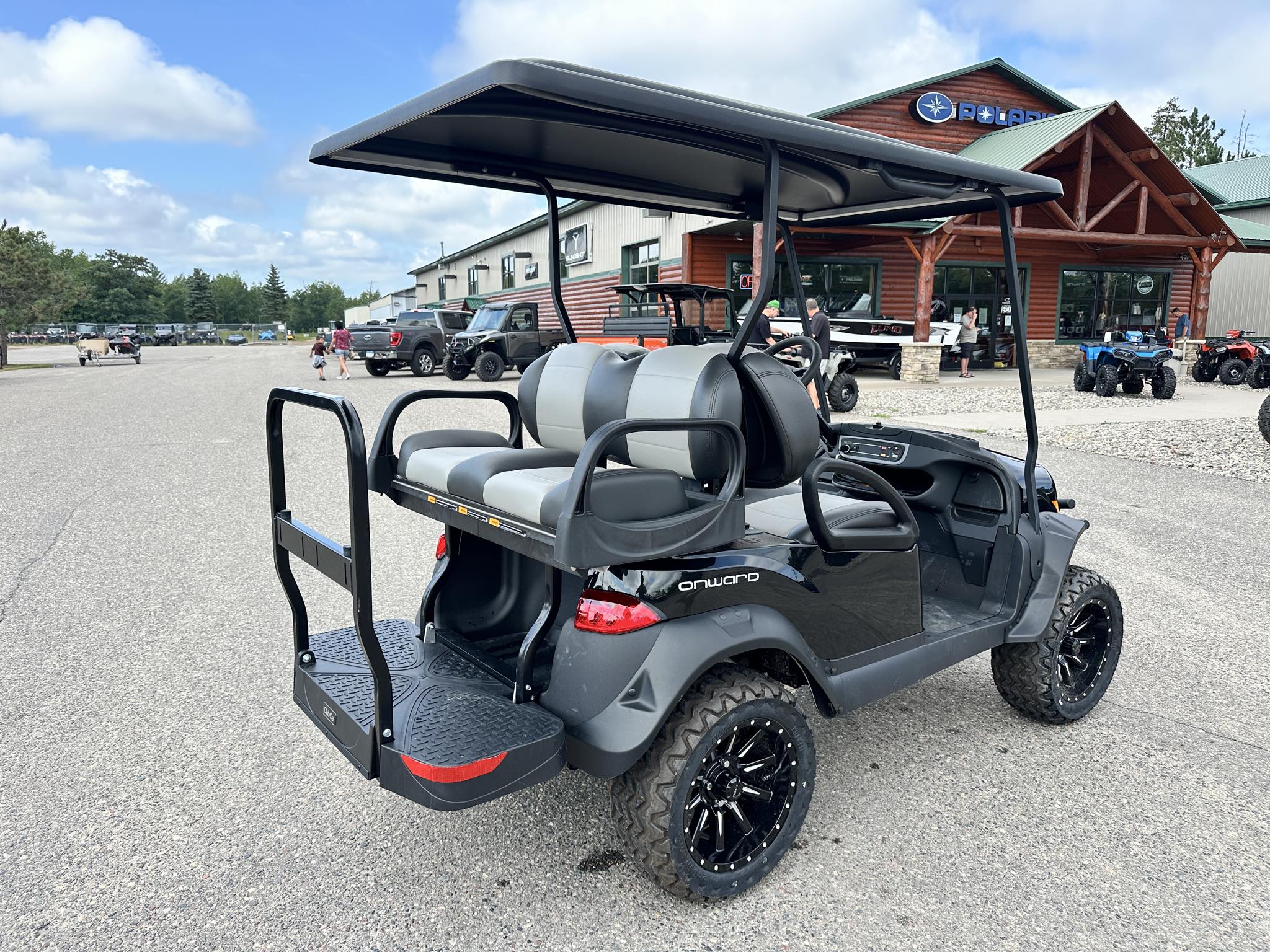 2026 Club Car 4 PASSENGER LIFTED GAS - Photo 3