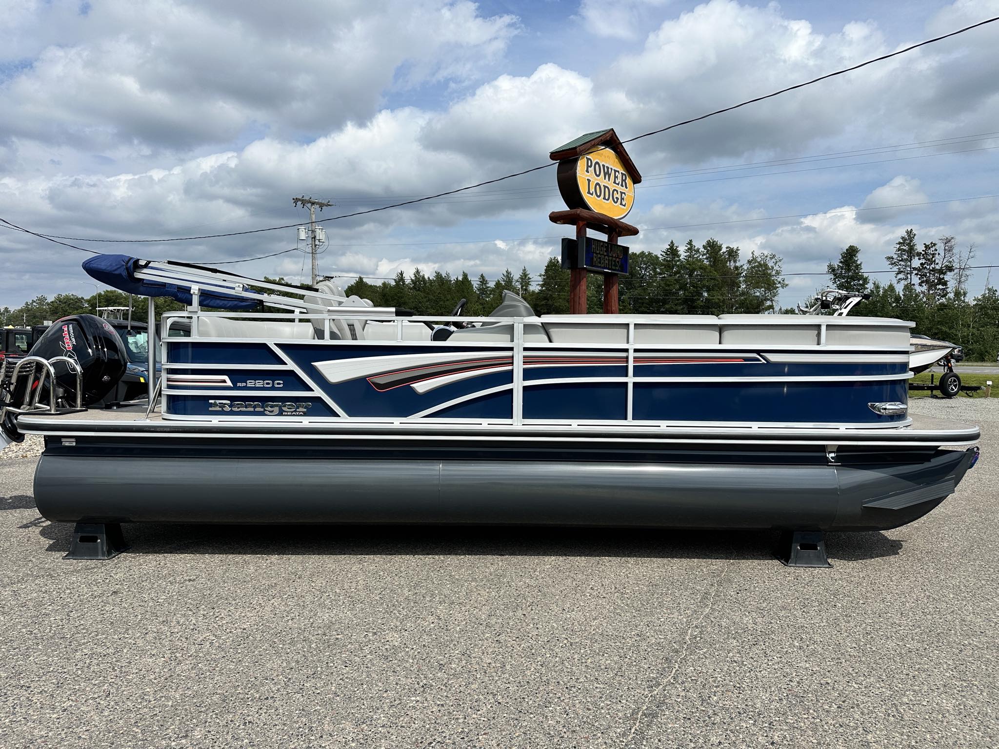 2022 Ranger Boats RP220C