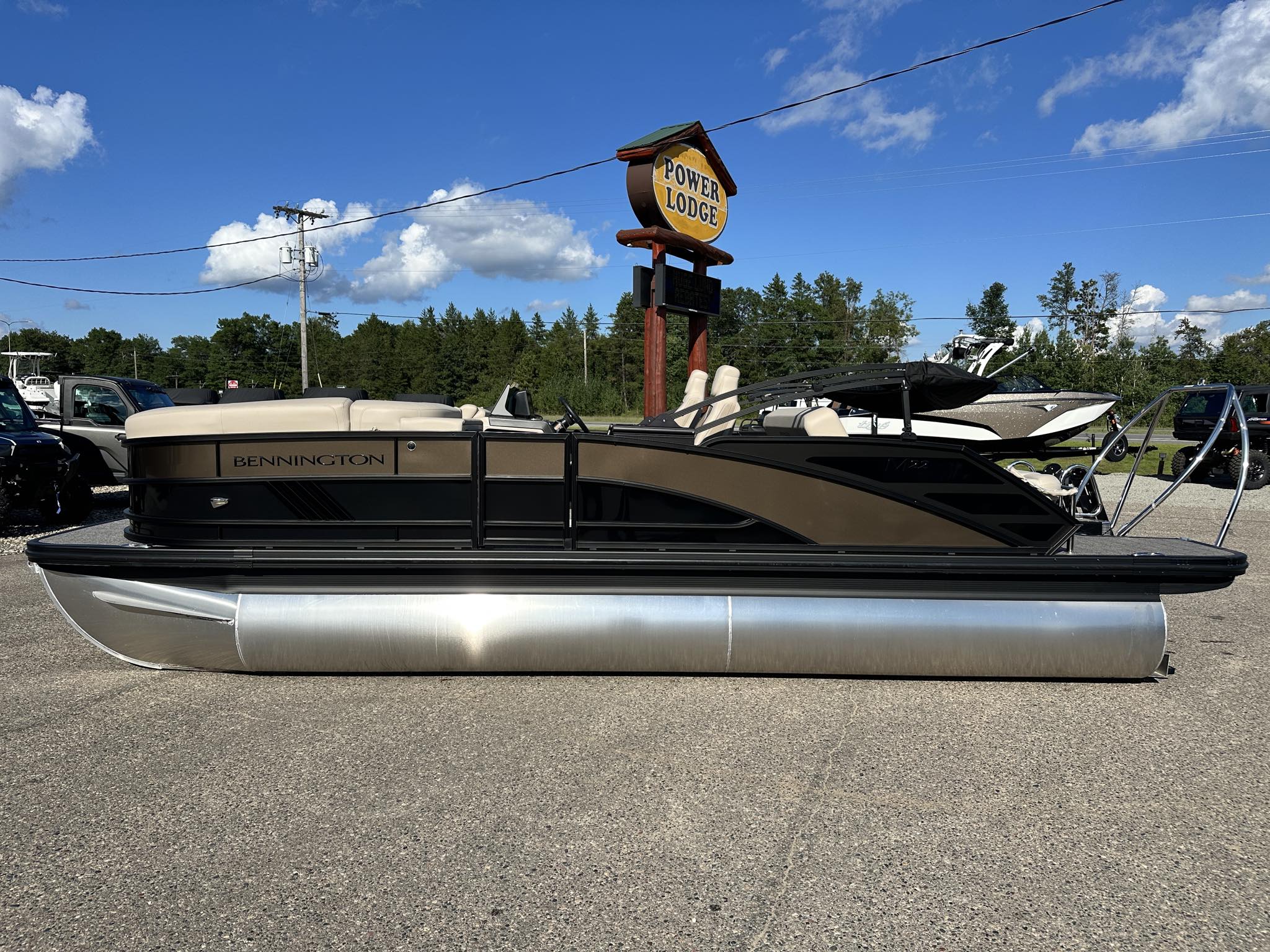 2026 Bennington M Series 22 MSB W/150 YAMAHA