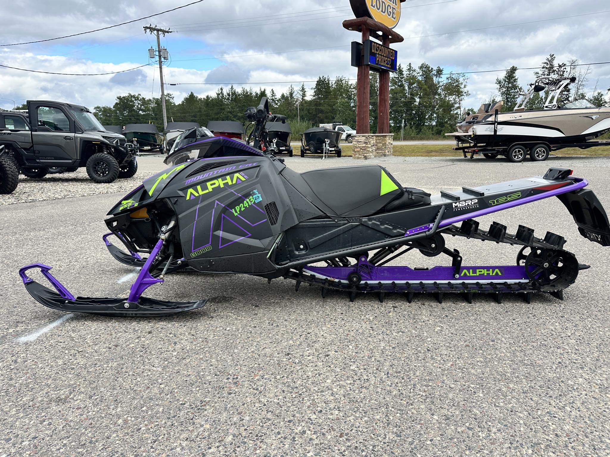 2019 Arctic Cat M8000 - Photo 2