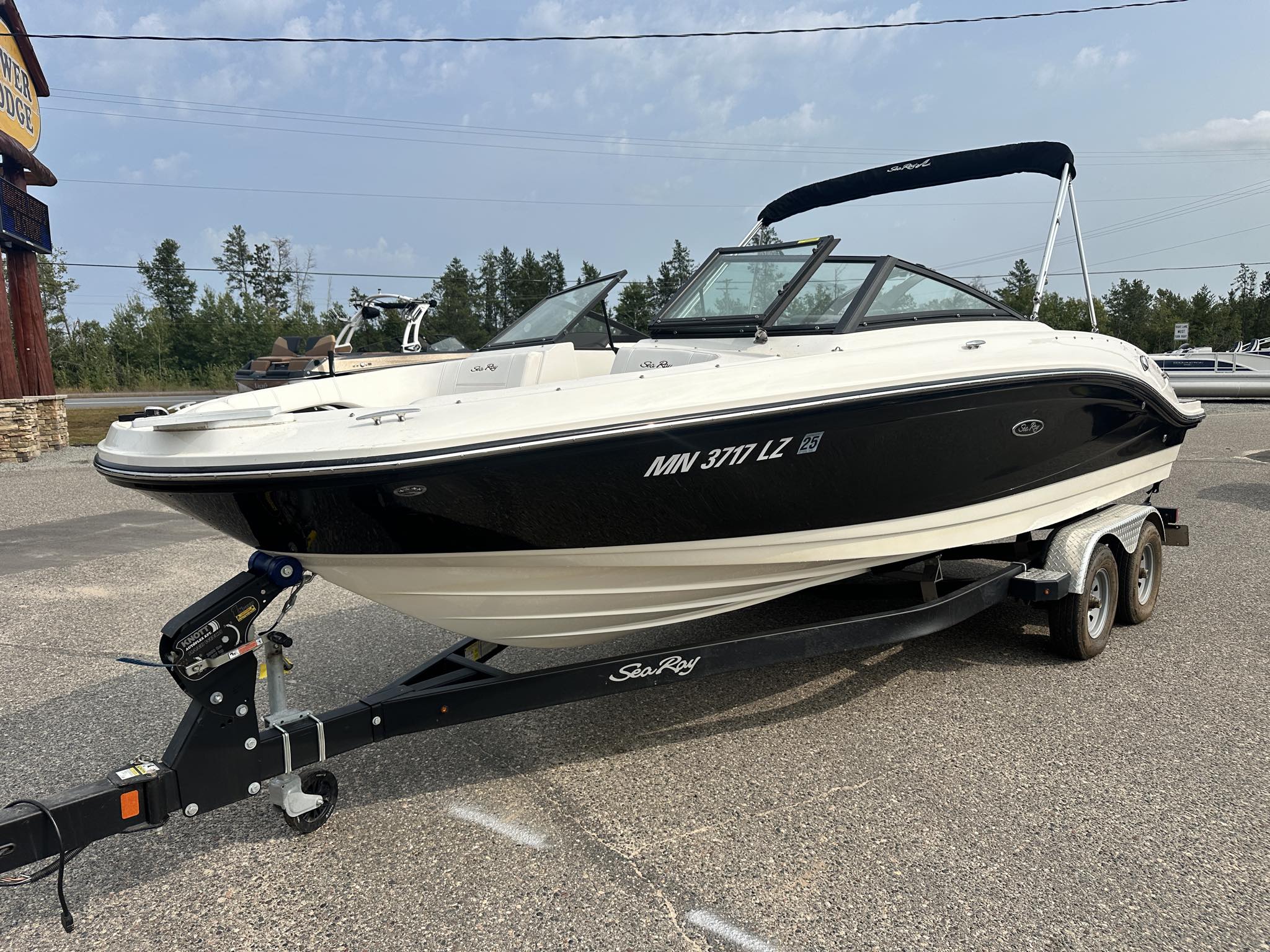 2020 Sea Ray SPX 210 - Photo 2