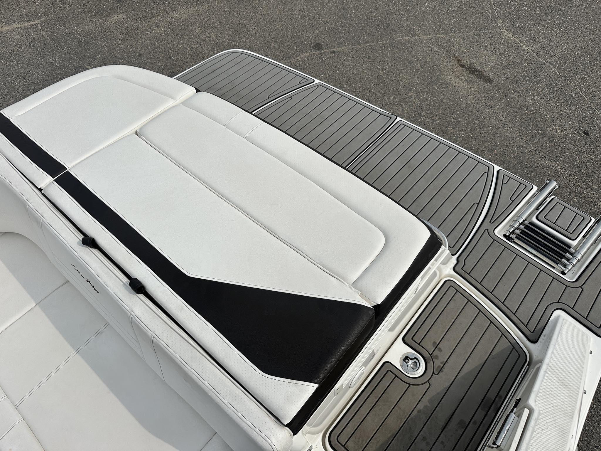 2020 Sea Ray SPX 210 - Photo 6