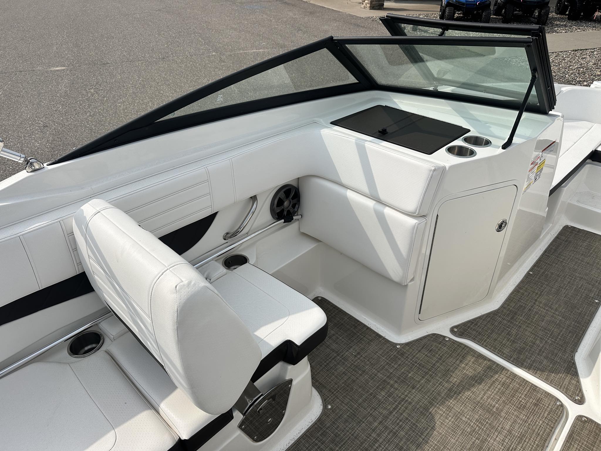2020 Sea Ray SPX 210 - Photo 13