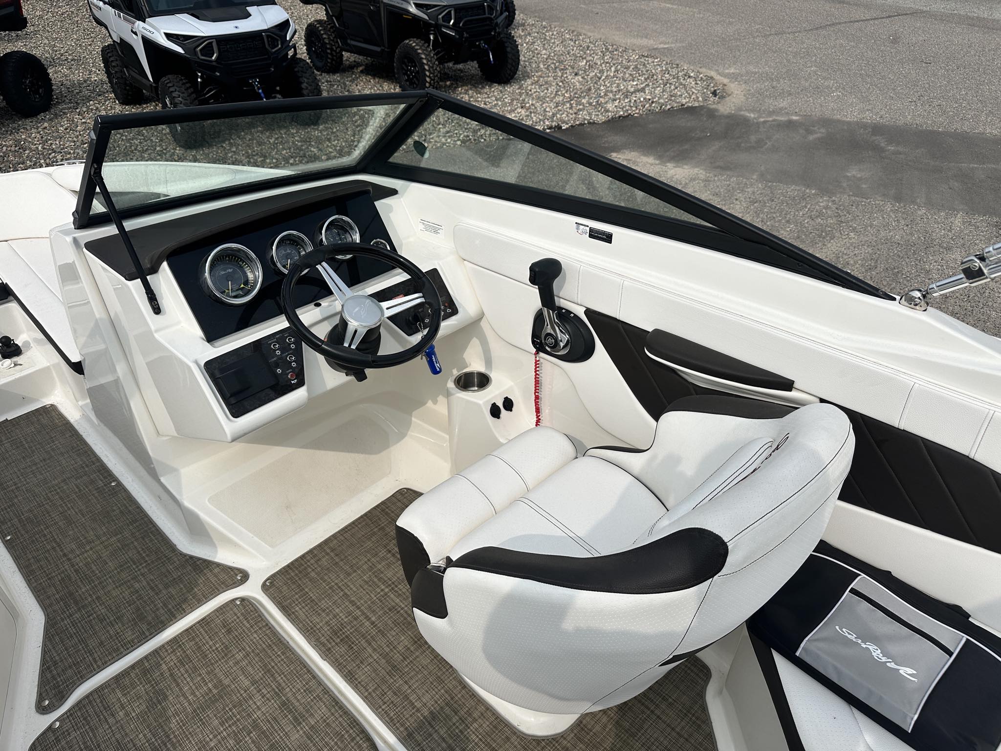 2020 Sea Ray SPX 210 - Photo 14