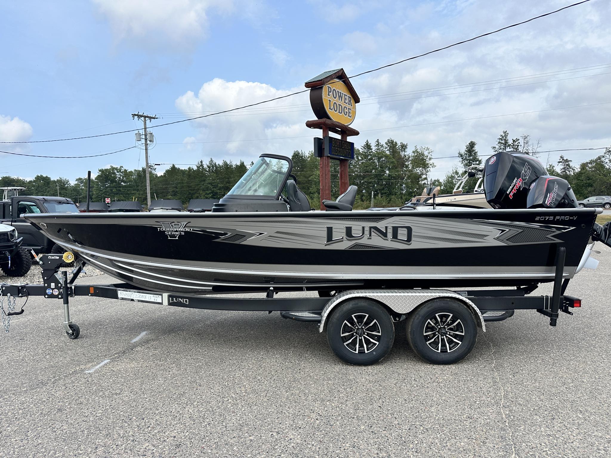 2026 Lund 2075 Pro V Sport