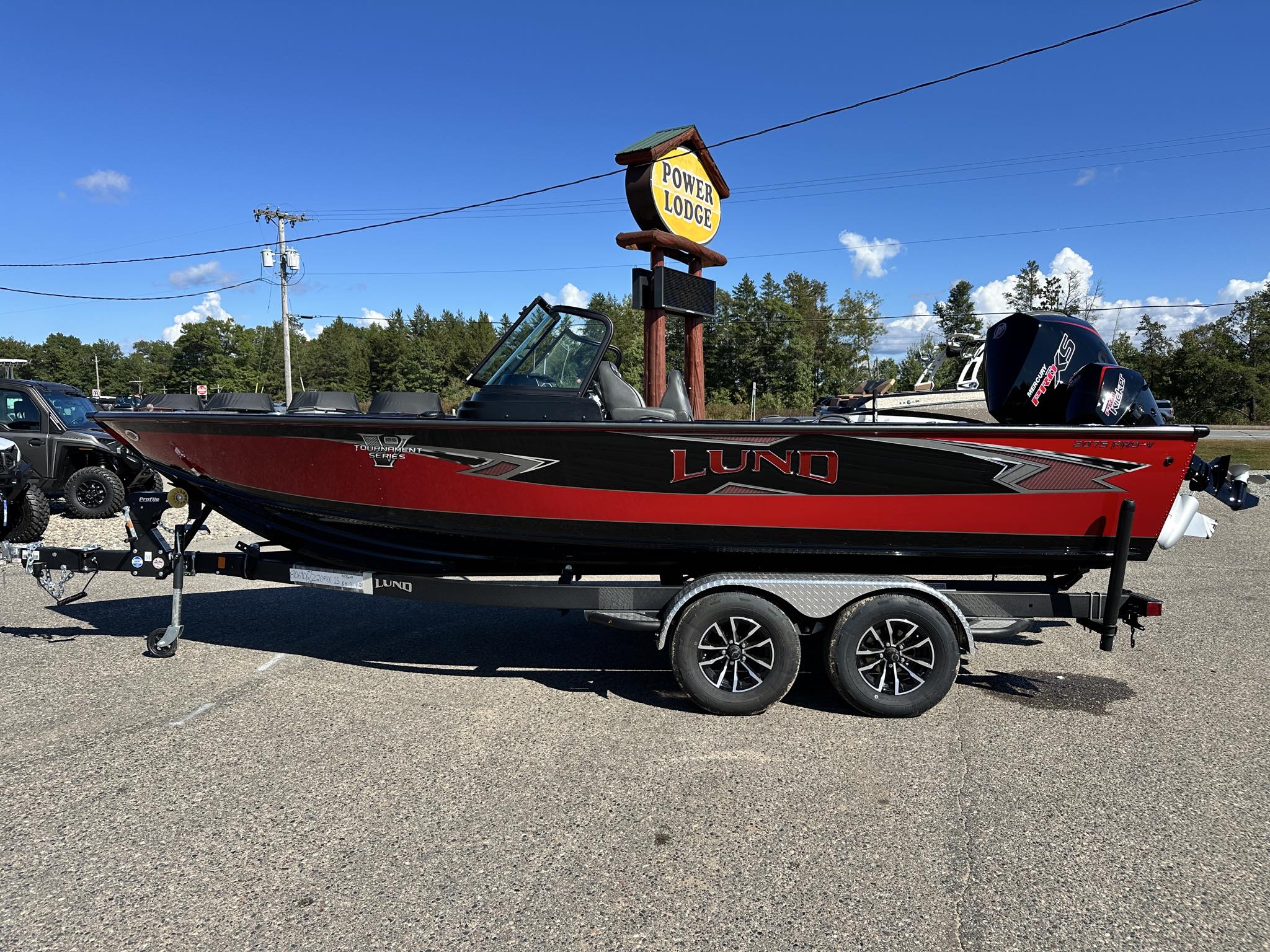 2026 Lund 2075 Pro V Sport