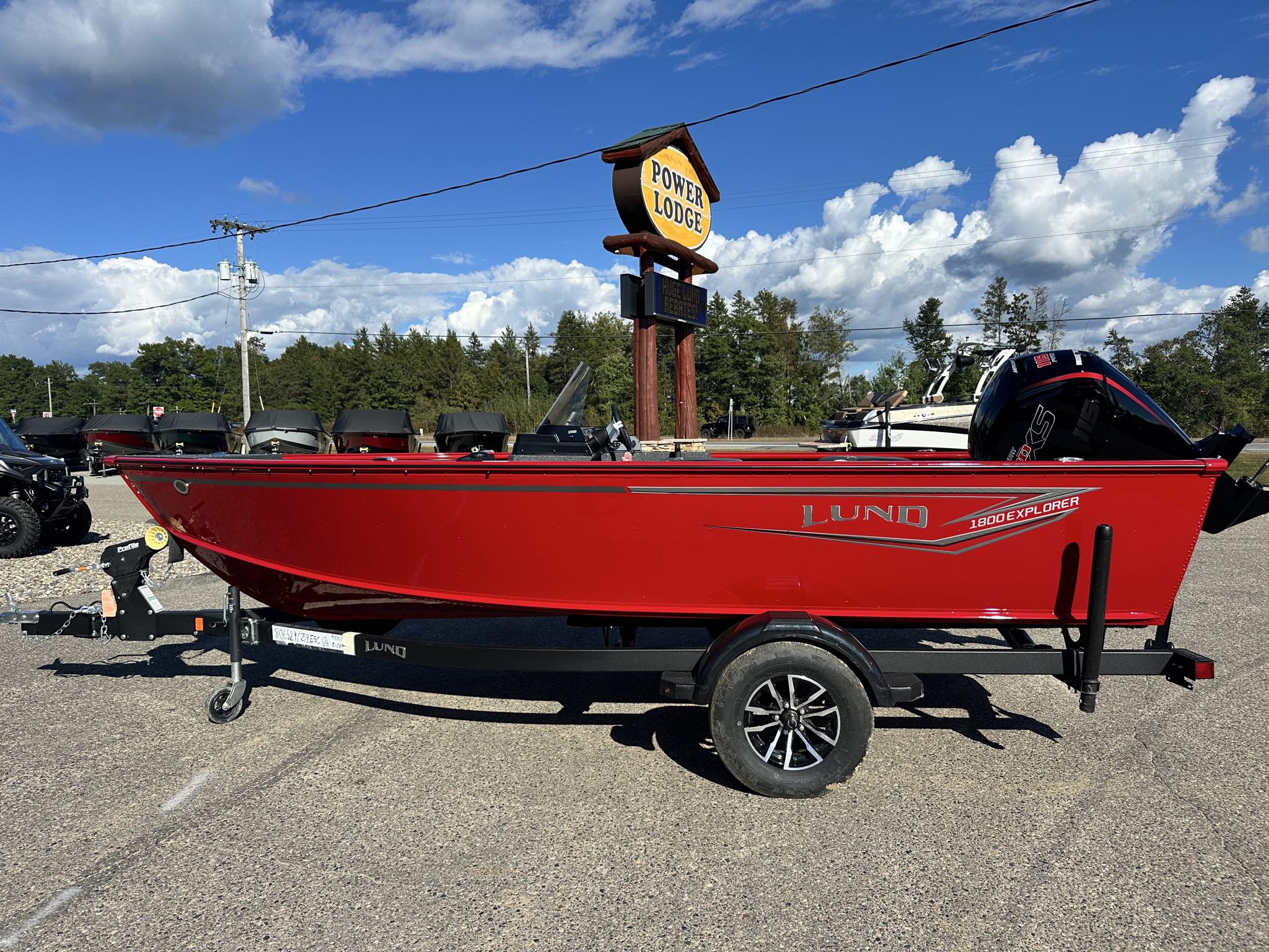 2026 Lund 1800 EXPLORER SPORT SIDE CONSOLE