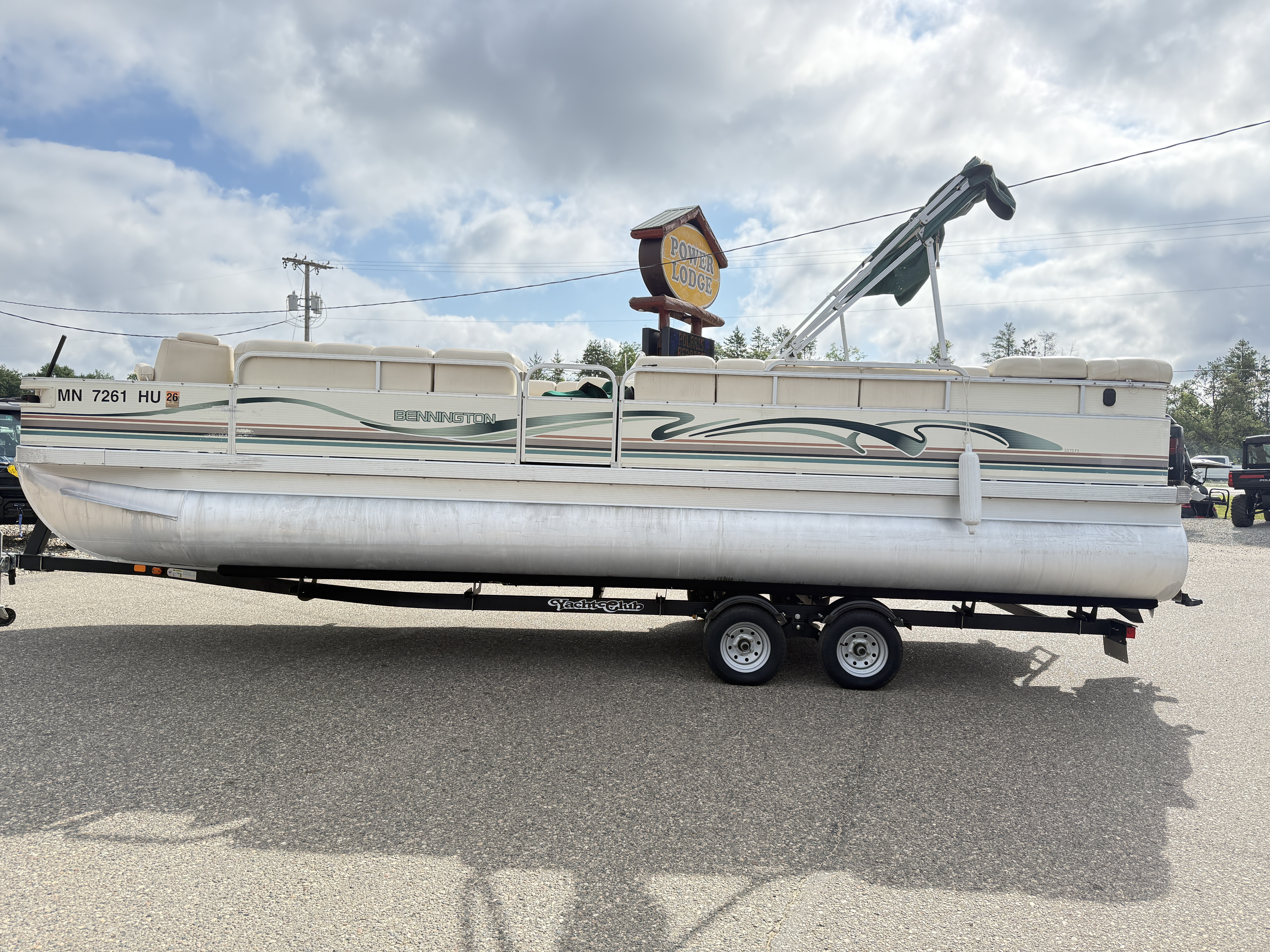 2000 Bennington 2575FS