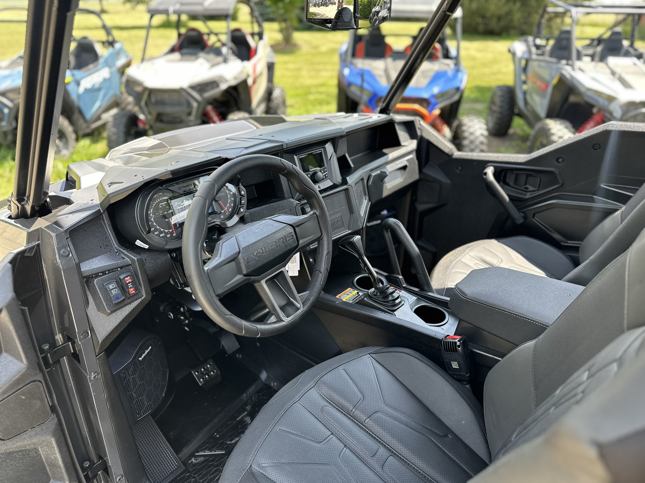 2025 Polaris GENERAL® XP 1000 Premium - Photo 10