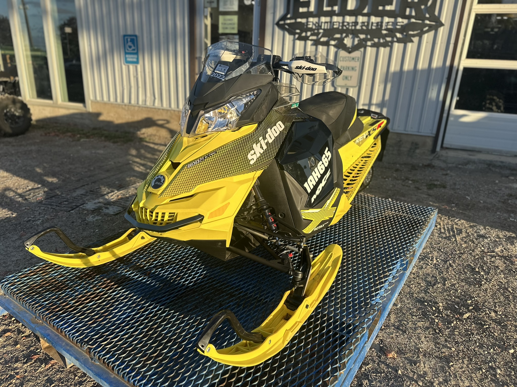 2015 Ski-Doo MX Z® TNT™ Rotax® 800R E-TEC® - Grey/Yellow - Photo 5