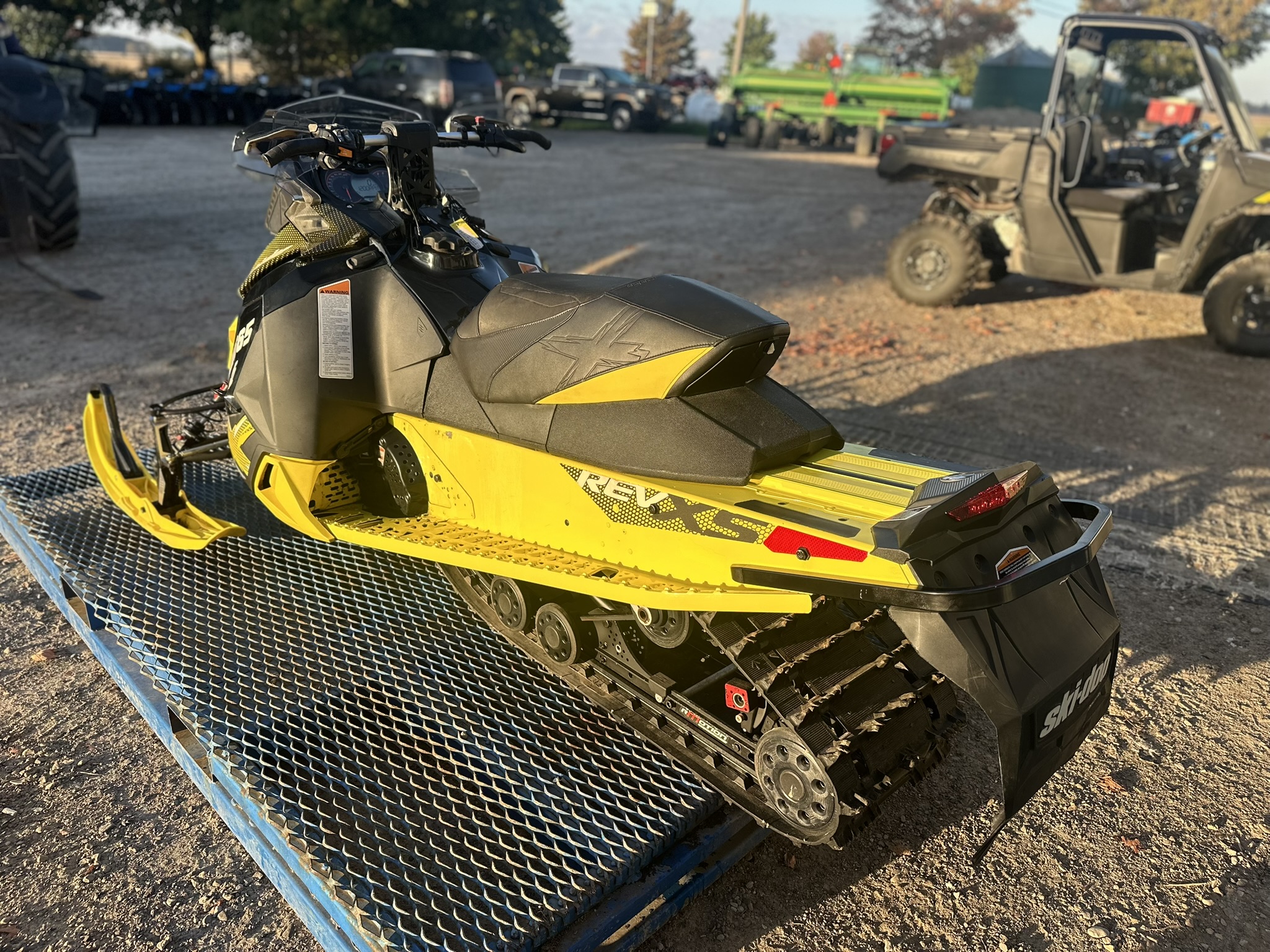 2015 Ski-Doo MX Z® TNT™ Rotax® 800R E-TEC® - Grey/Yellow - Photo 7