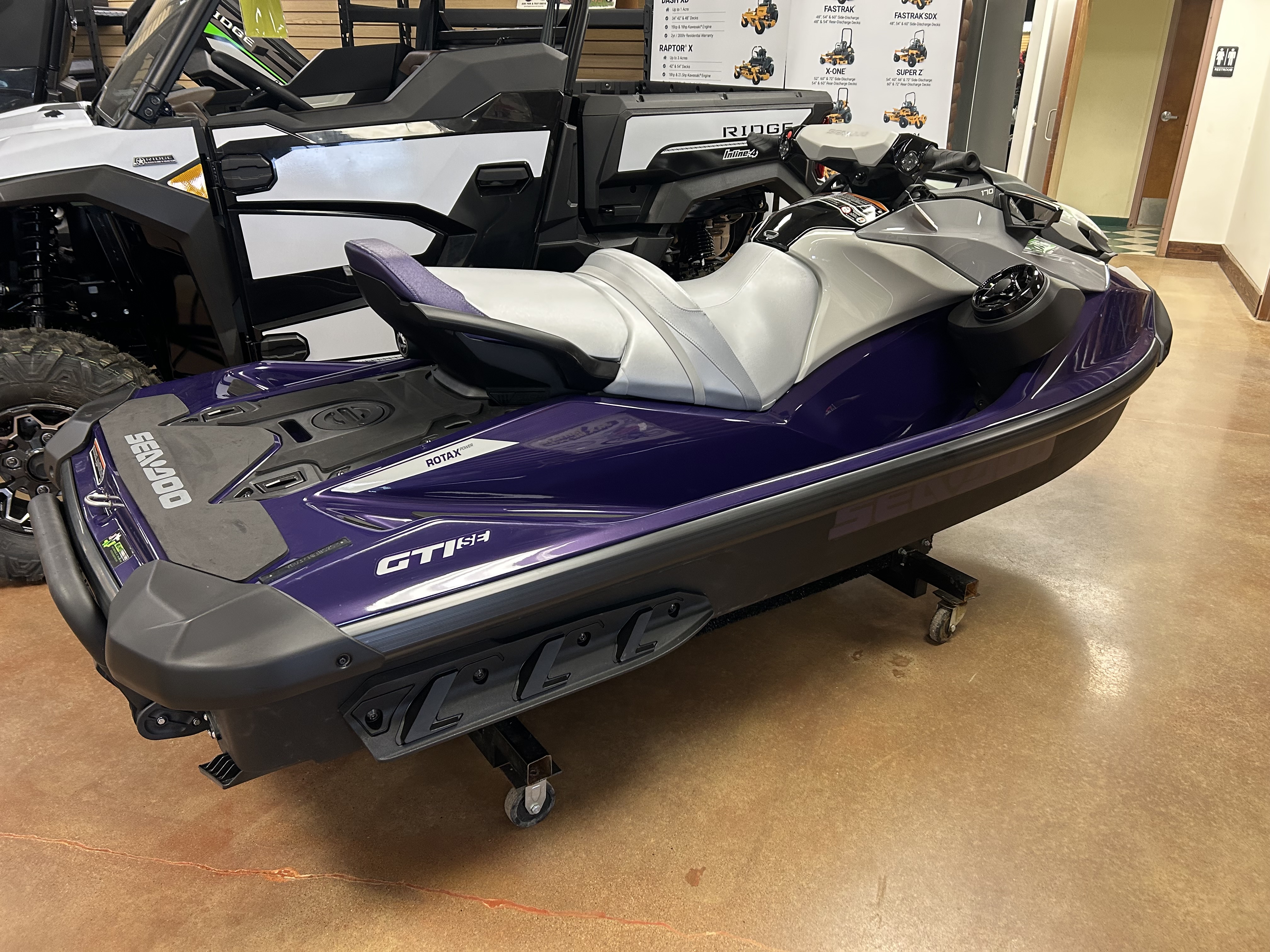 2025 Sea-Doo GTI SE 170 with Sound - Photo 2