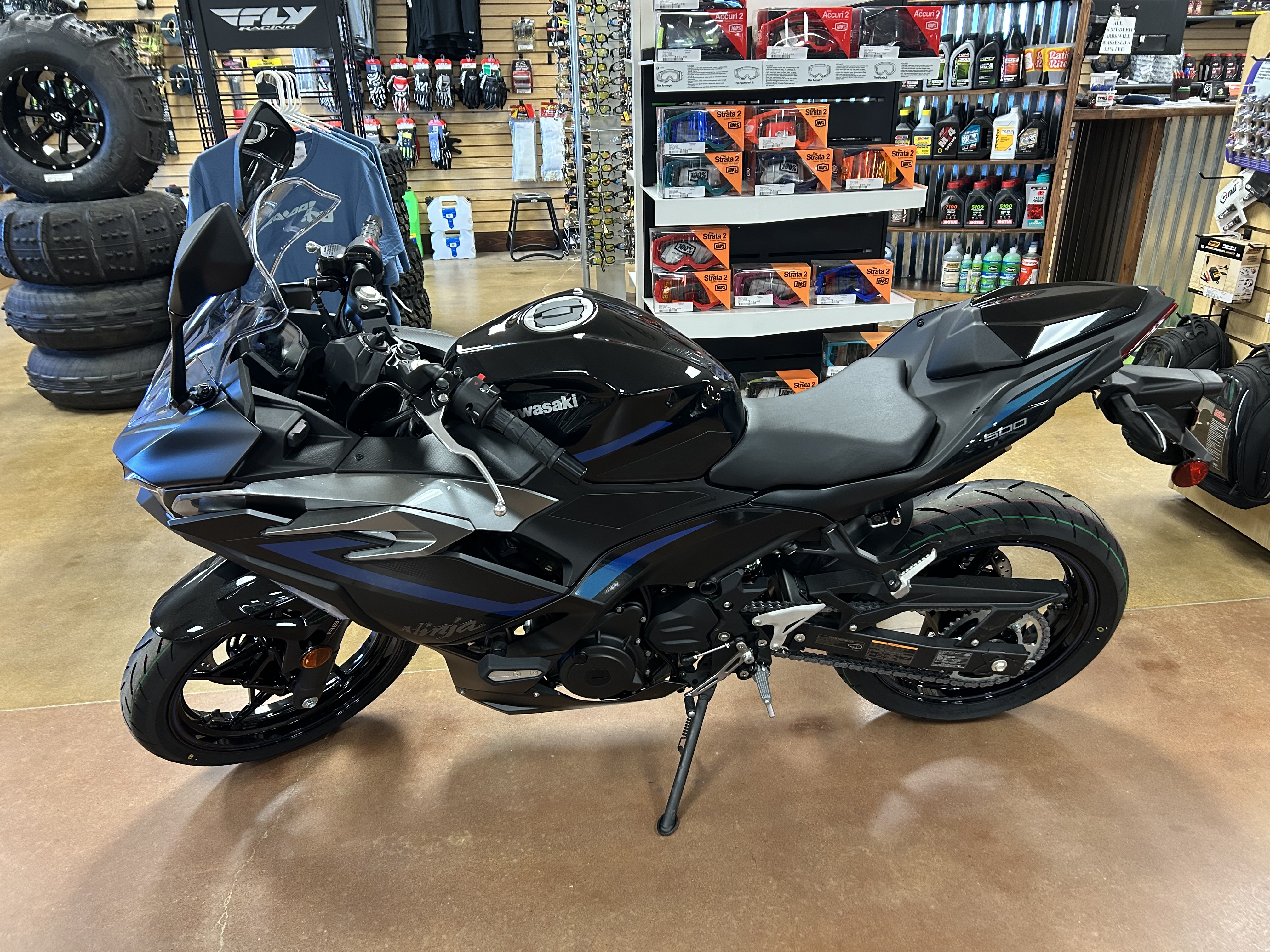 2025 Kawasaki NINJA 500  SE ABS - Photo 3