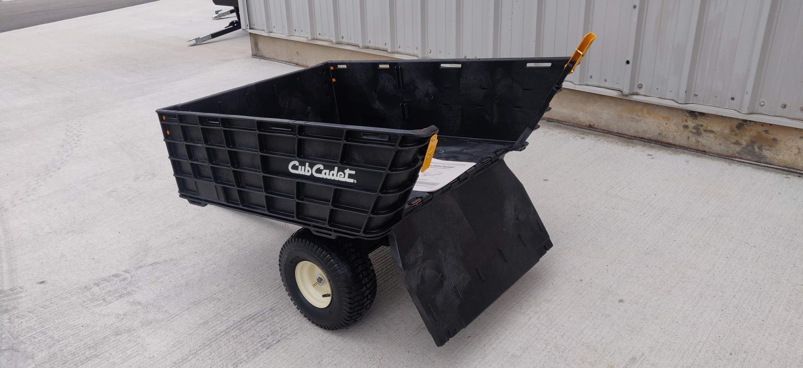 2024 Cub Cadet 800-lb Capacity Poly Dump Cart (19B40026100) - Photo 5