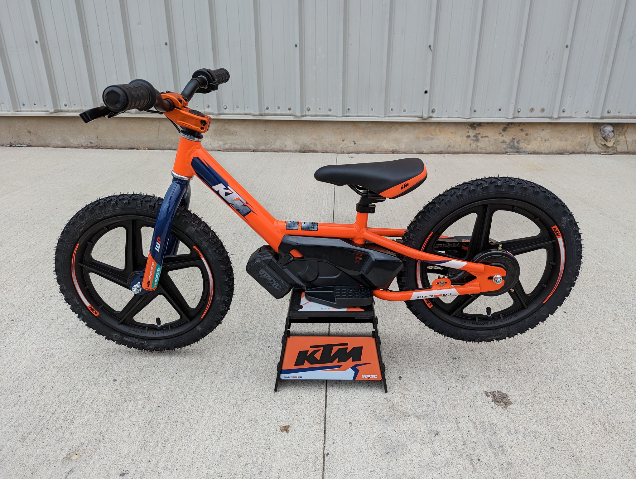 2025 KTM 16eDRIVE STACYC KTM Factory Replica (UPW220074700) - Photo 5