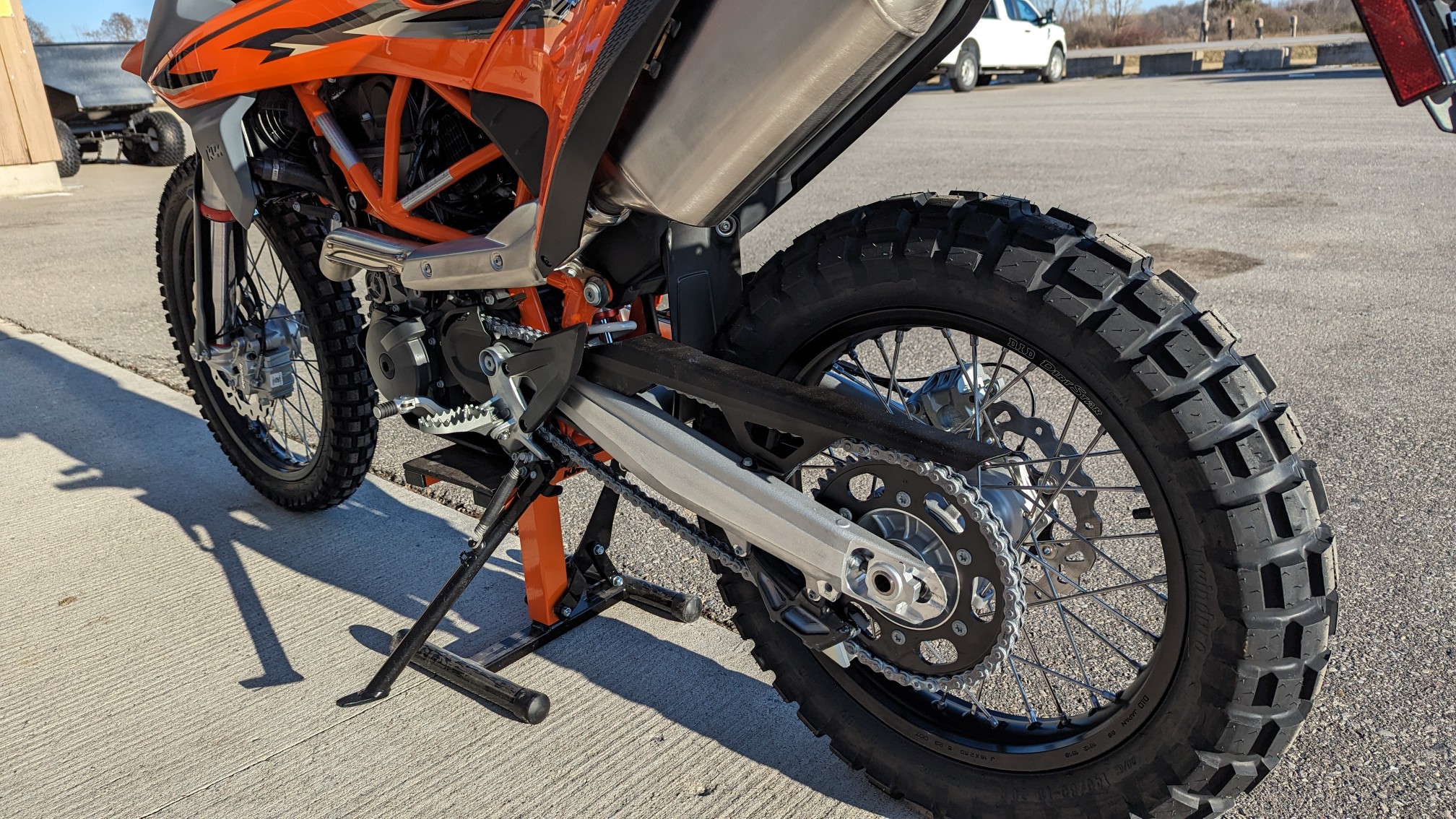 2024 KTM 690 Enduro R - Ride Into Winter Sale! - Photo 12