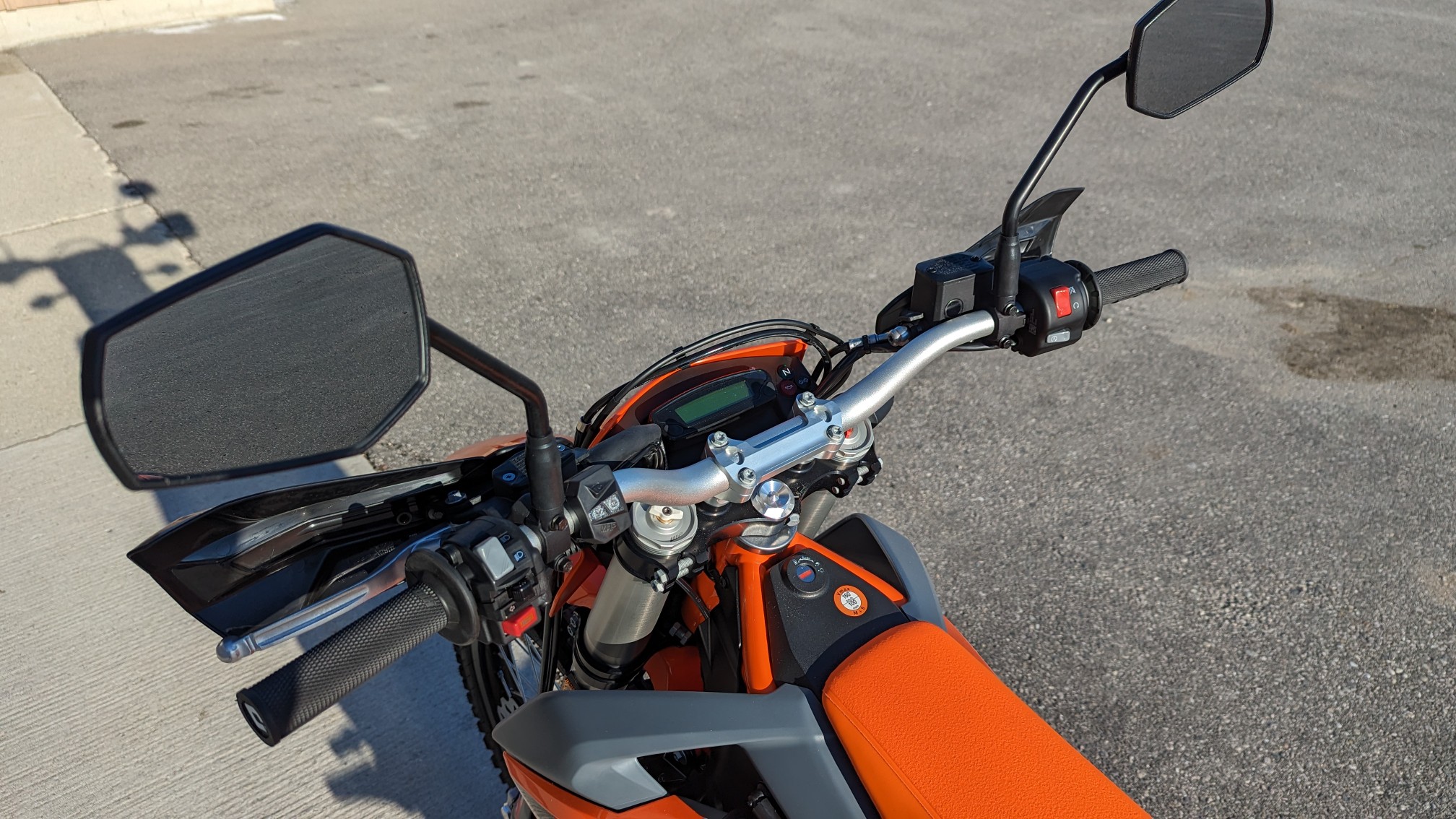 2024 KTM 690 Enduro R - Ride Into Winter Sale! - Photo 11