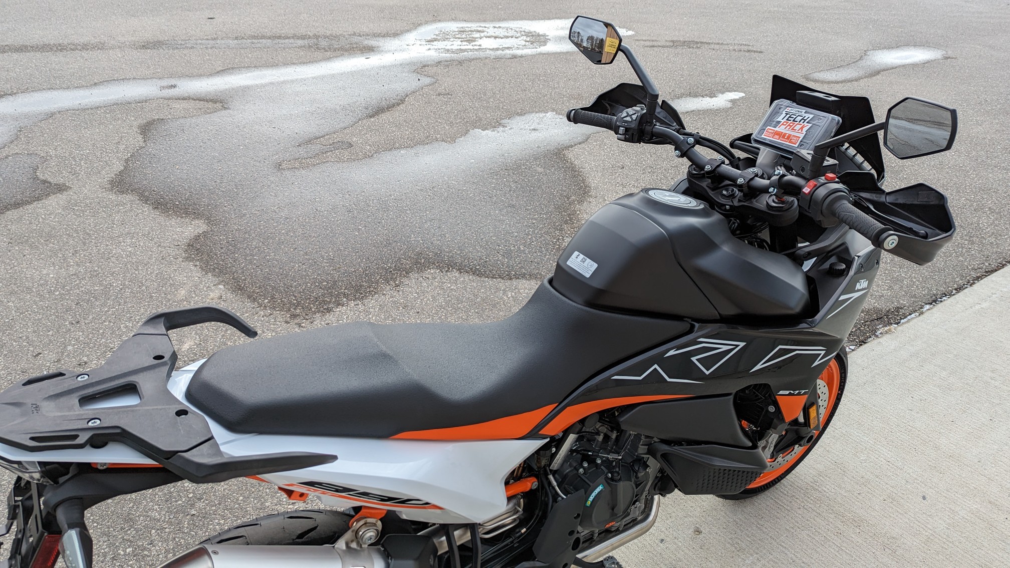 2024 KTM 890 SMT - Ride Into Winter Sale! - Photo 11