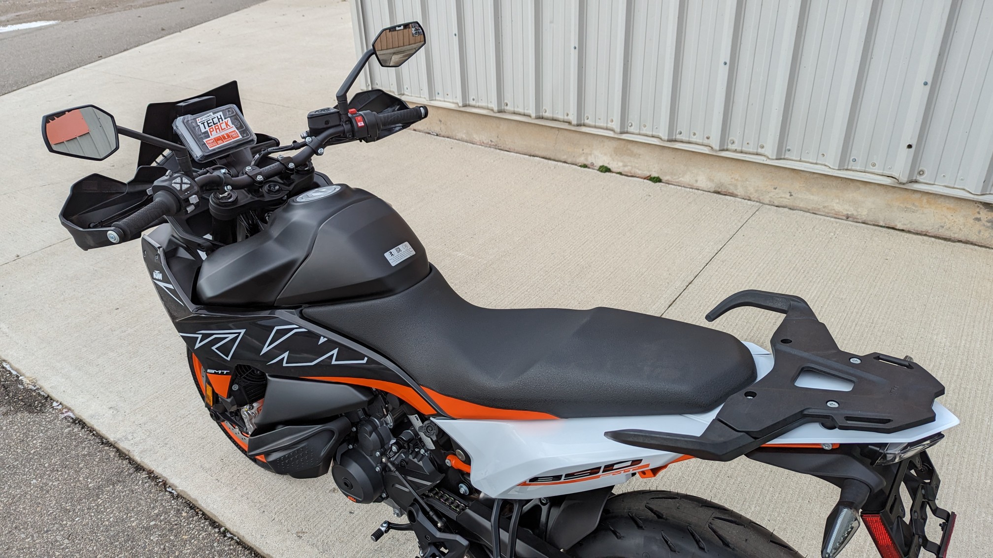 2024 KTM 890 SMT - Ride Into Winter Sale! - Photo 10