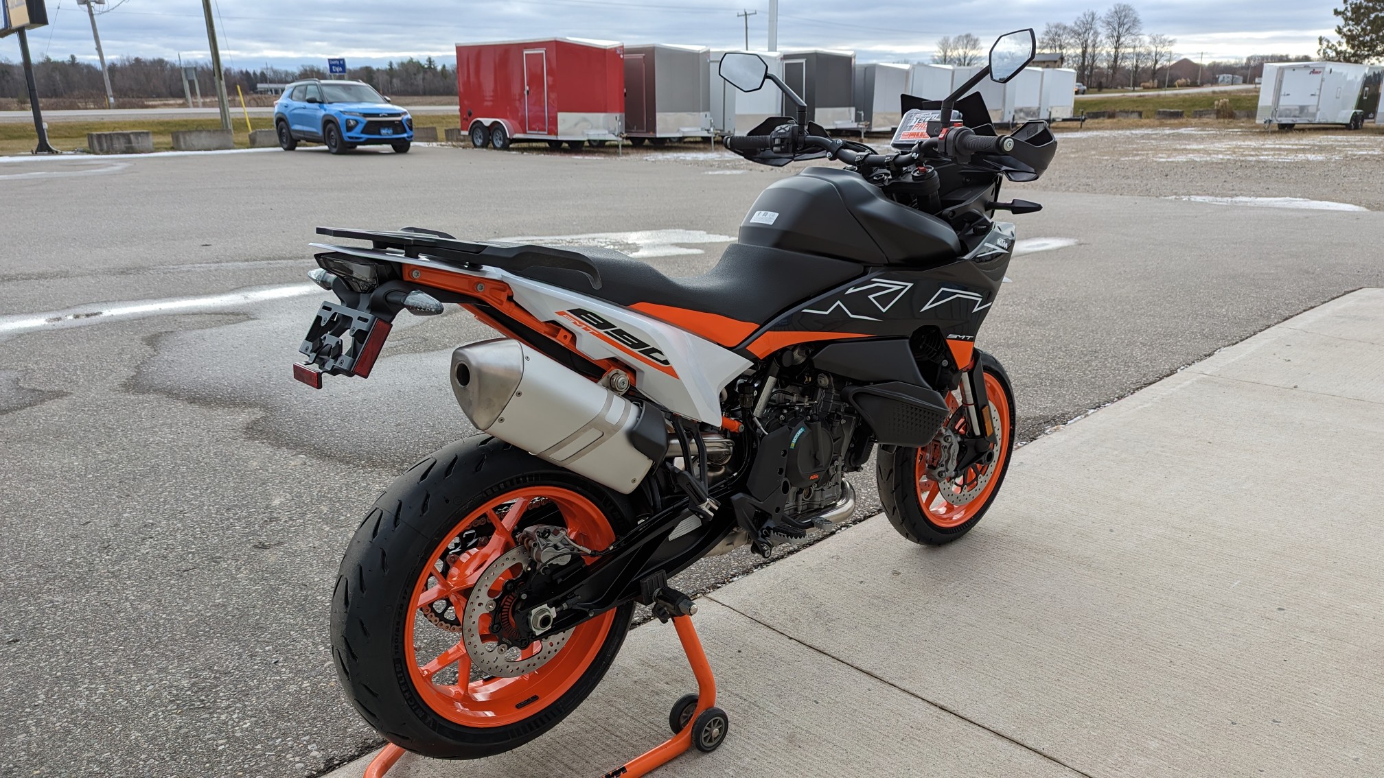 2024 KTM 890 SMT - Ride Into Winter Sale! - Photo 6