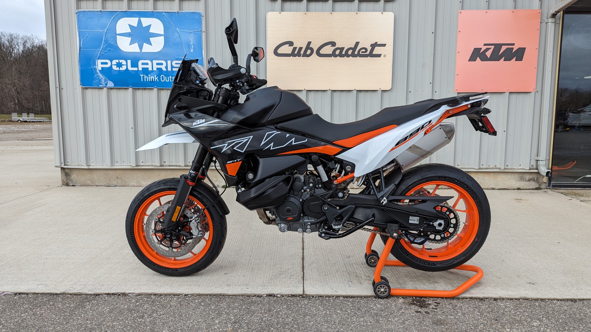 2024 KTM 890 SMT - Ride Into Winter Sale! - Photo 5
