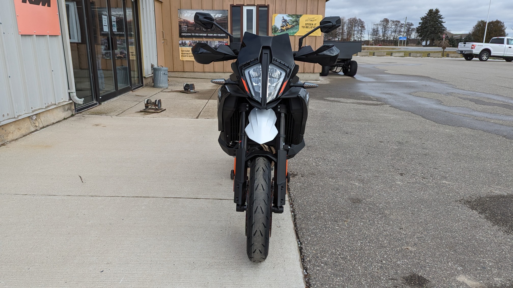 2024 KTM 890 SMT - Ride Into Winter Sale! - Photo 8