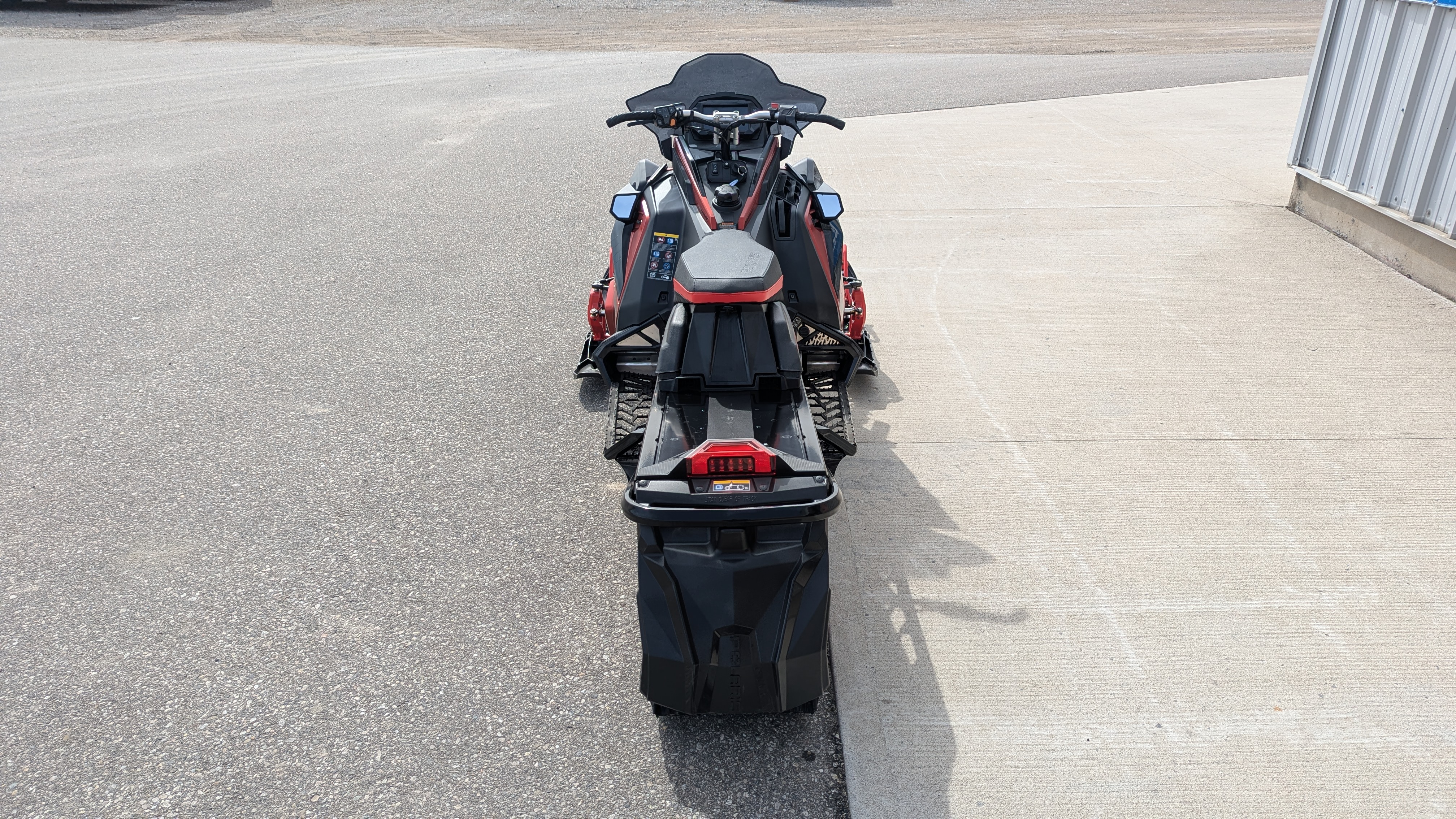 2025 Polaris INDY® VR1 Dynamix 137 850 (Demo) - Holiday Sales Event! - Photo 5