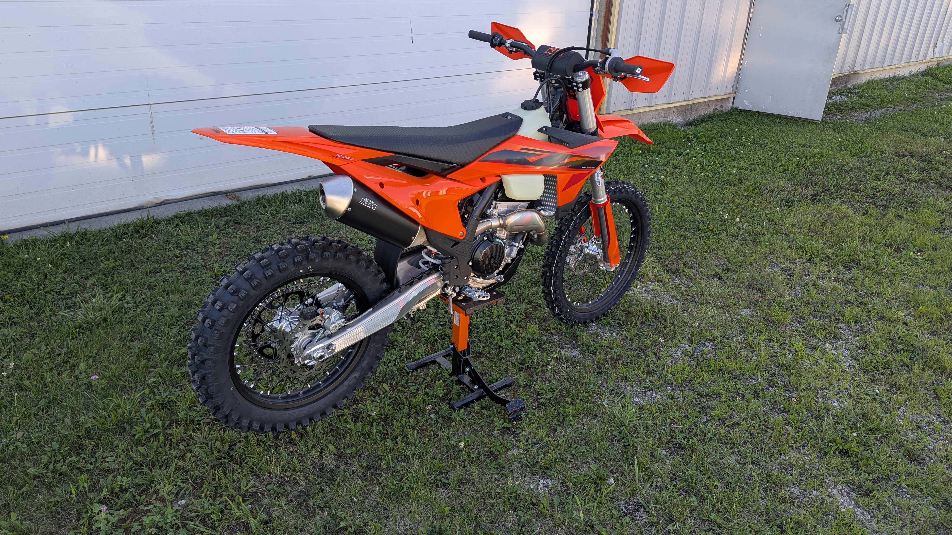 2025 KTM 250 XC-F - Ride Into Winter Sale! - Photo 9