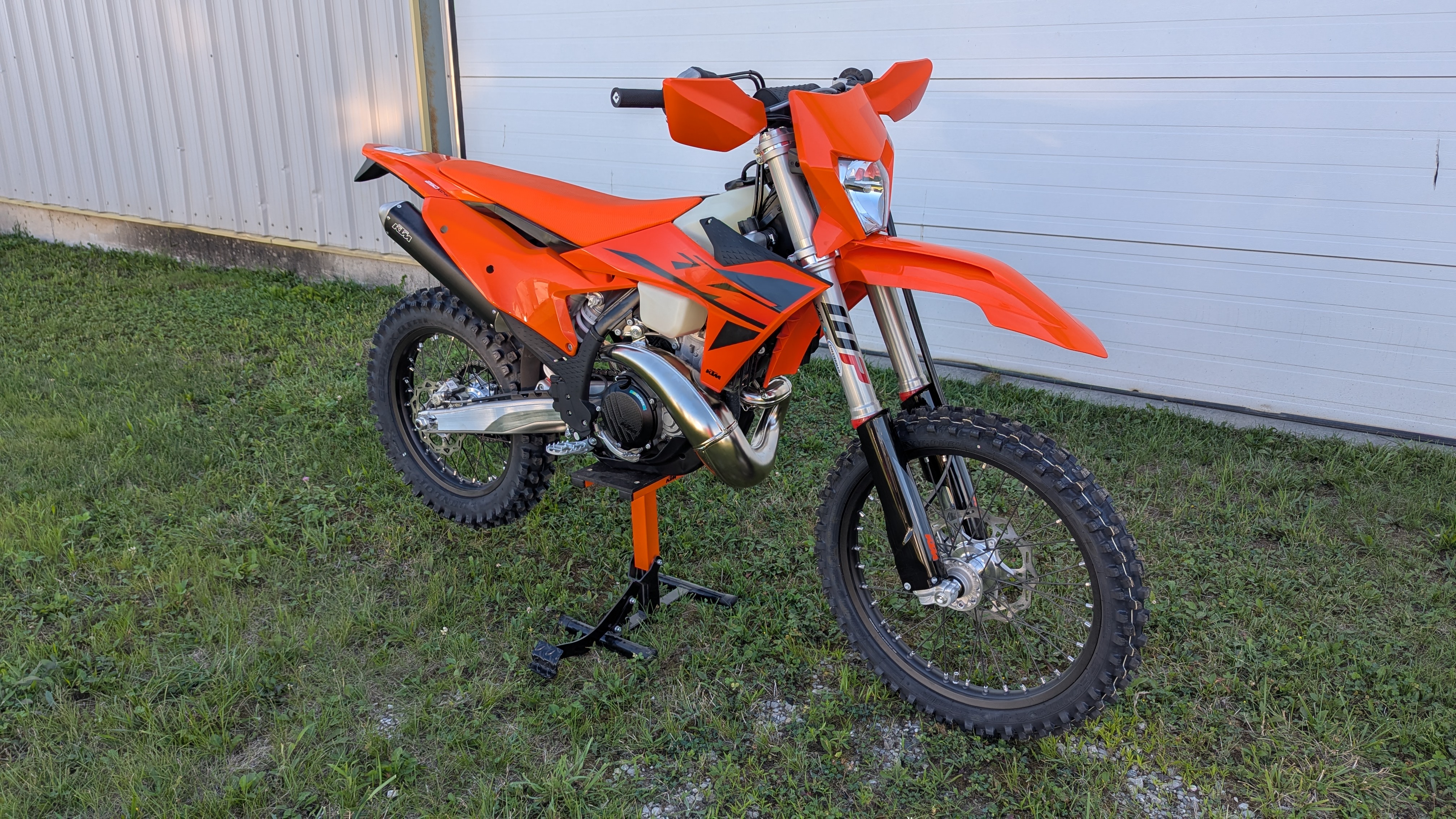 2025 KTM 250 XC-W - Ride Into Winter Sale! - Photo 3