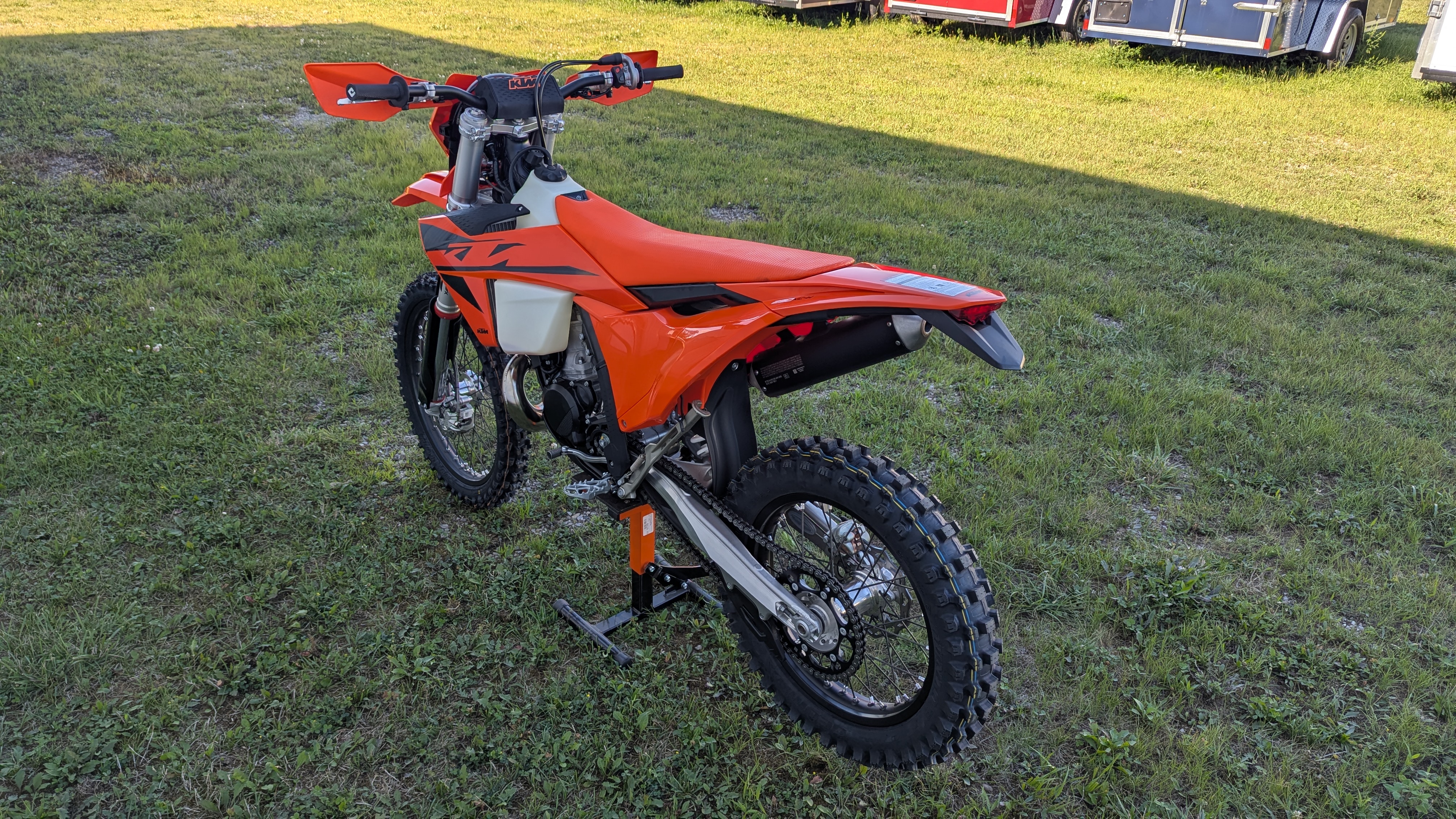 2025 KTM 250 XC-W - Ride Into Winter Sale! - Photo 7