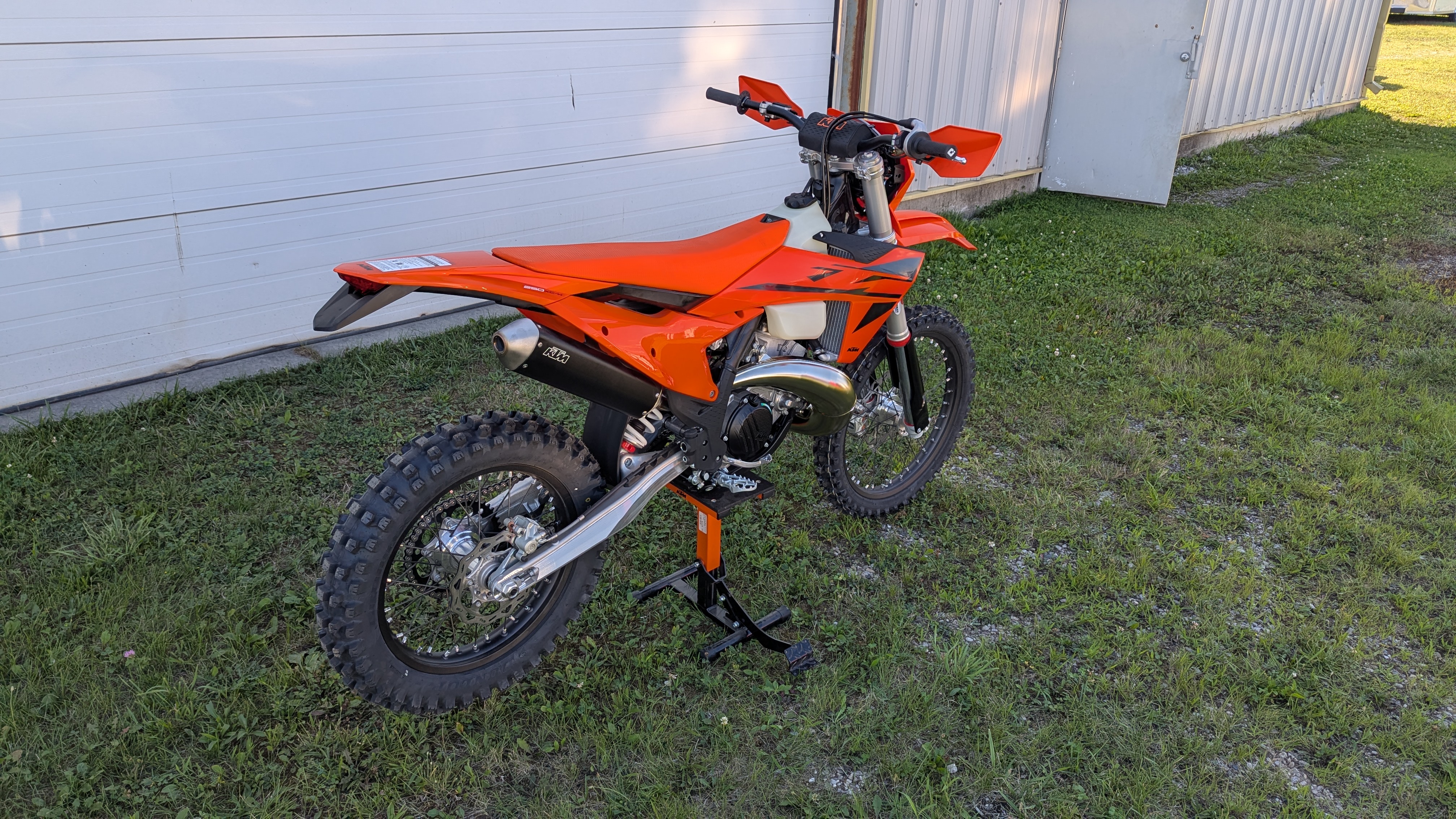 2025 KTM 250 XC-W - Ride Into Winter Sale! - Photo 9