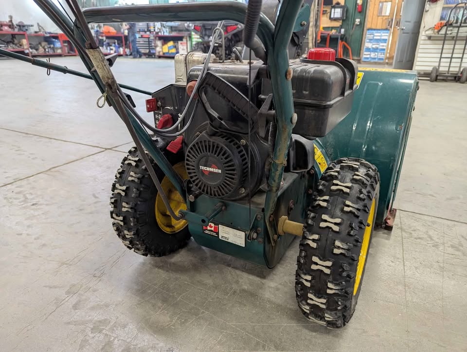 2001 Yard-Man 27 Inch / 9.5 HP Yard-Man Snowblower - Photo 2