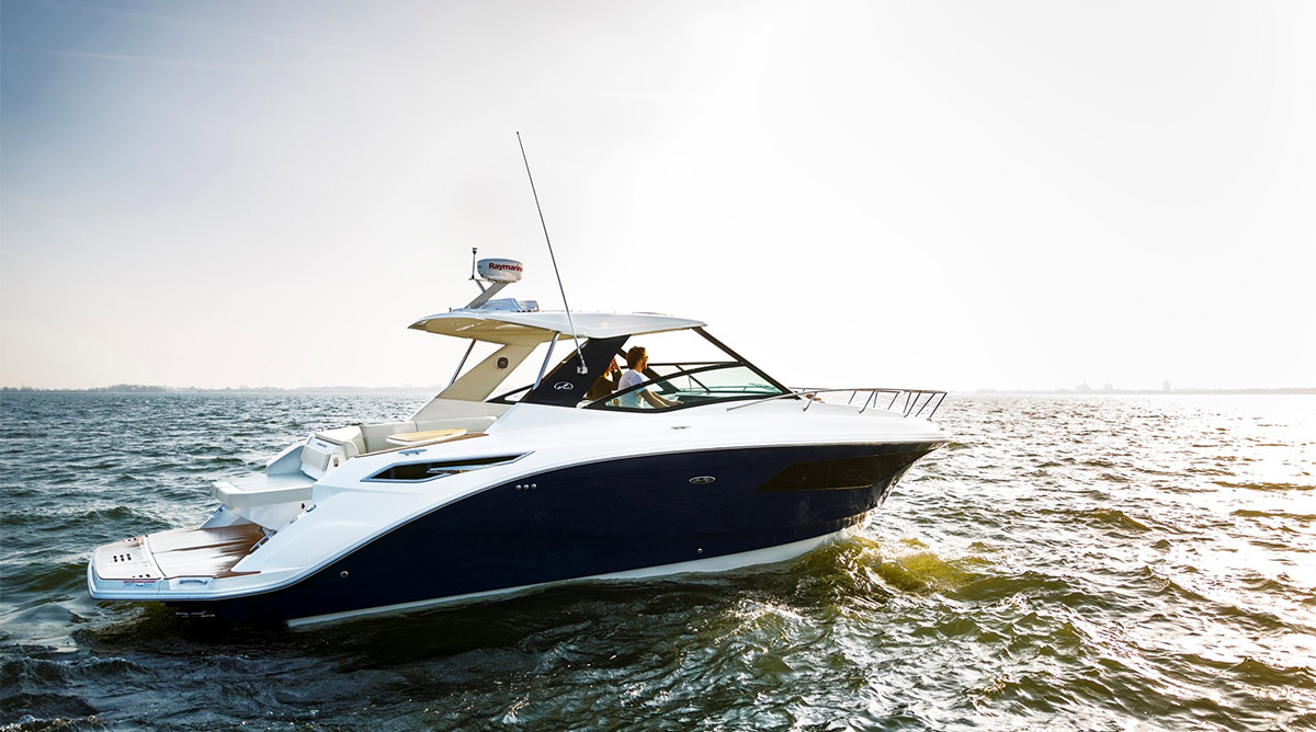 New 2019 SEA RAY 320 SUNDANCER