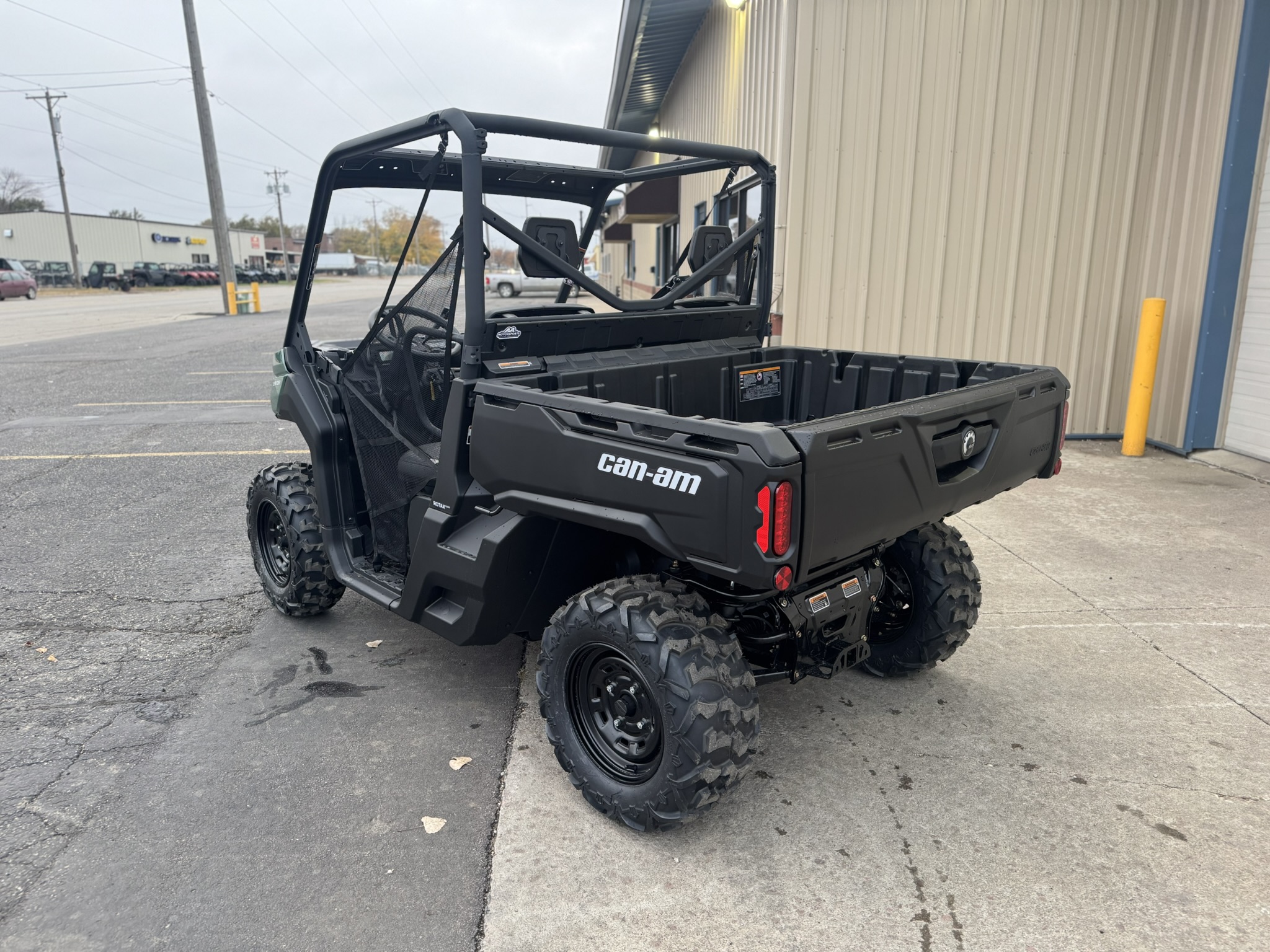 2025 Can-Am SSV DEF BASE 62 HD7 GN 25 DPS HD7 - Photo 7