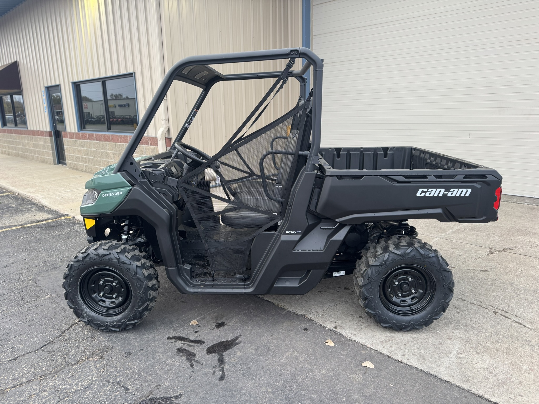 2025 Can-Am SSV DEF BASE 62 HD7 GN 25 DPS HD7 - Photo 8