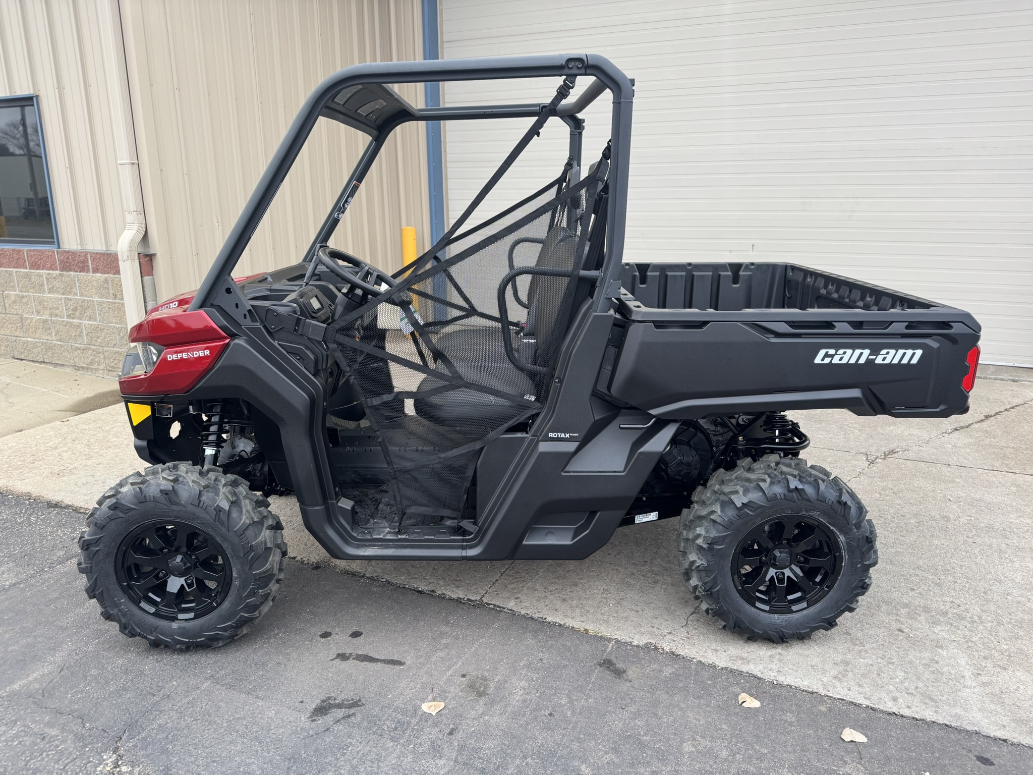 2025 Can-Am SSV DEF DPS 64 HD10 RD 25 DPS HD10 - Photo 8