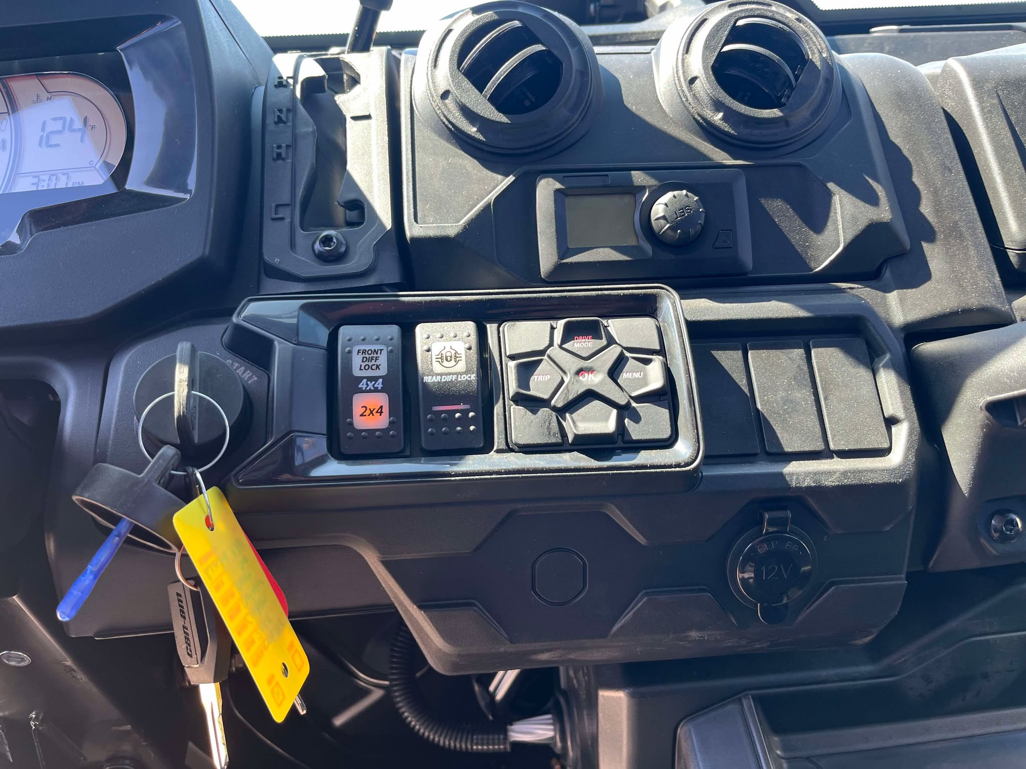 2025 Can-Am Defender Limited HD10 - Photo 12
