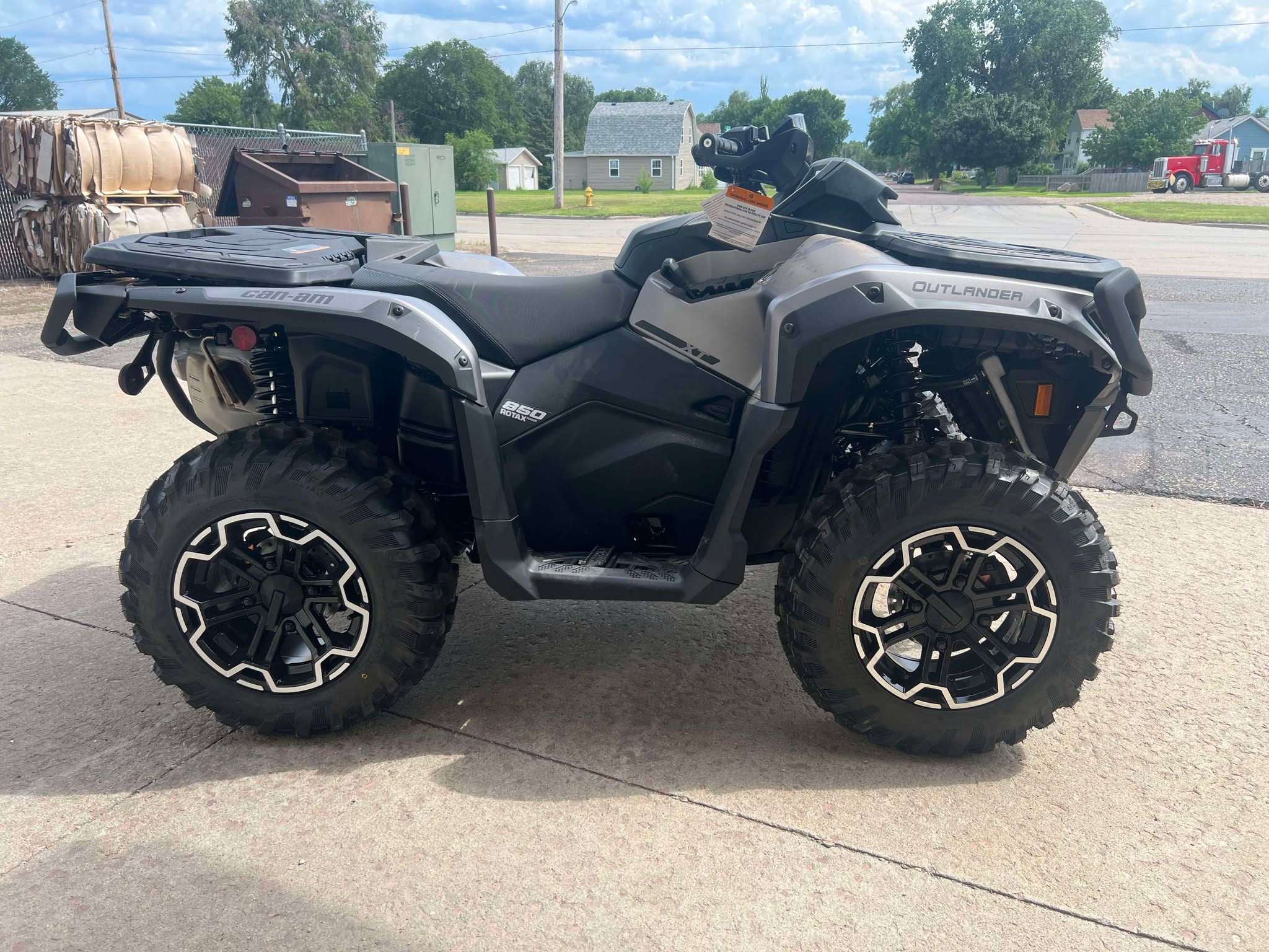 2025 Can-Am ATV OUTL XT 850 GY 25 - Photo 5