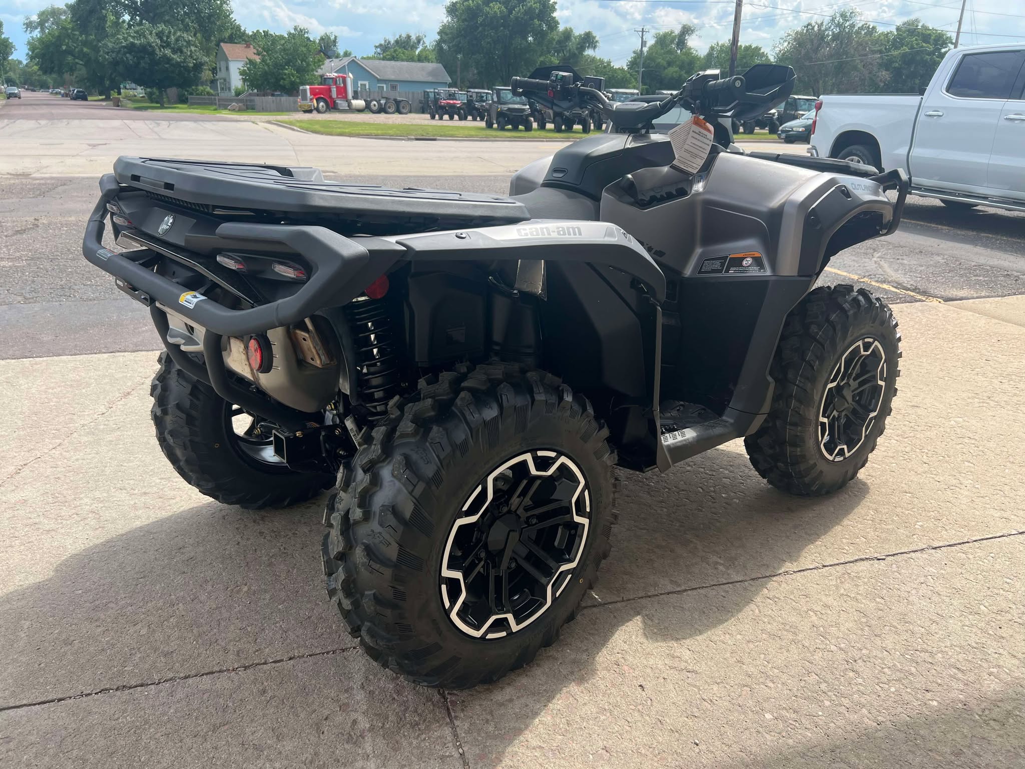 2025 Can-Am ATV OUTL XT 850 GY 25 - Photo 6