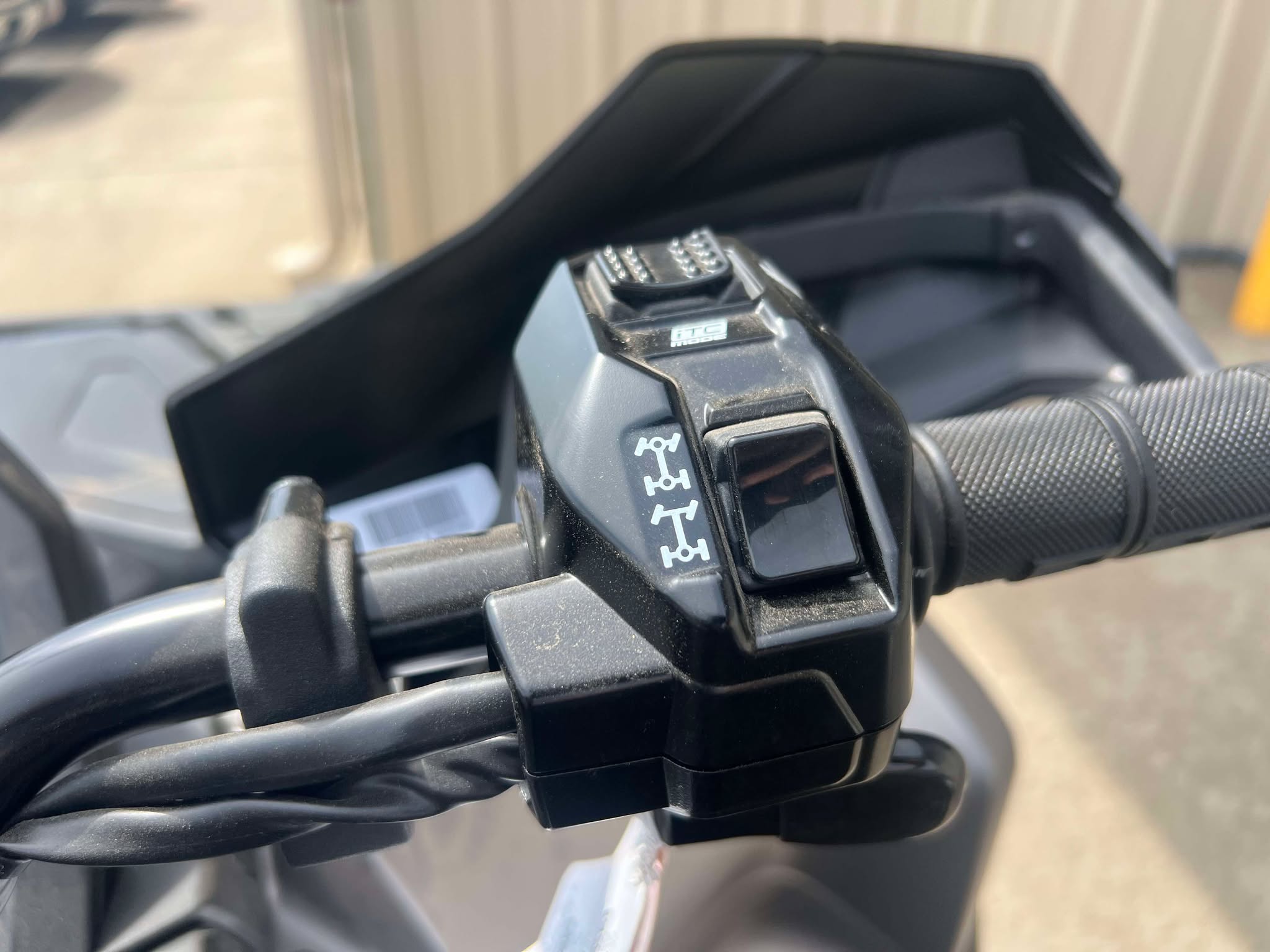 2025 Can-Am ATV OUTL XT 850 GY 25 - Photo 9