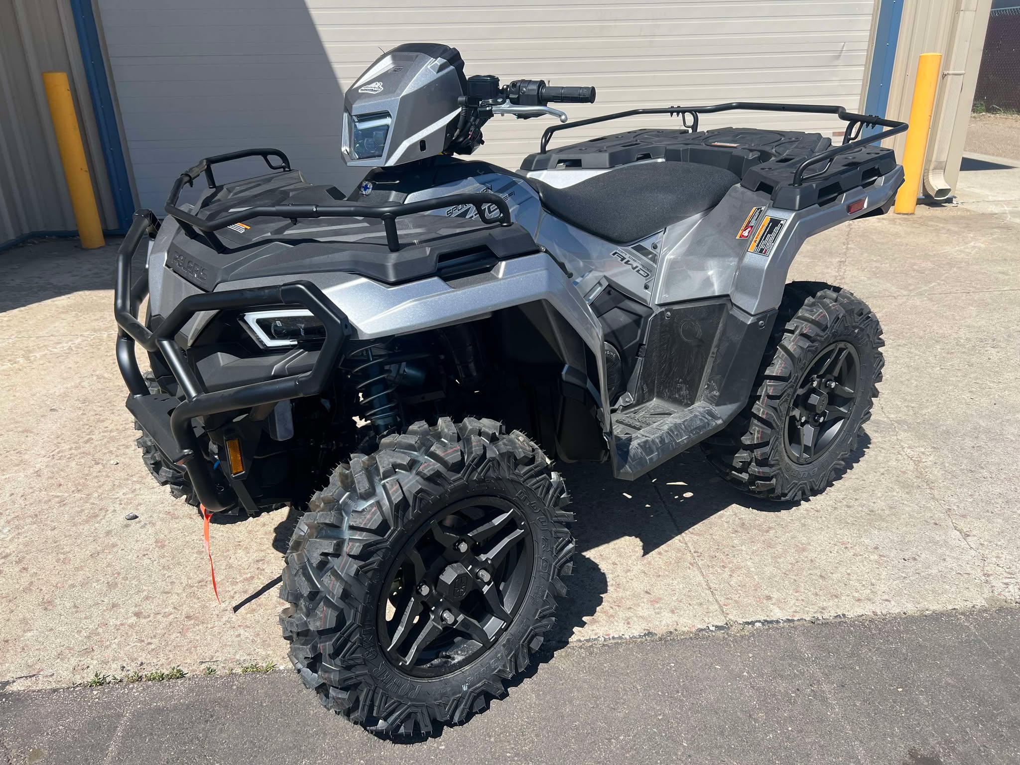 2025 Polaris SPORTSMAN 570 ULTIMATE - TURBO SILVER Ultimate - Photo 2