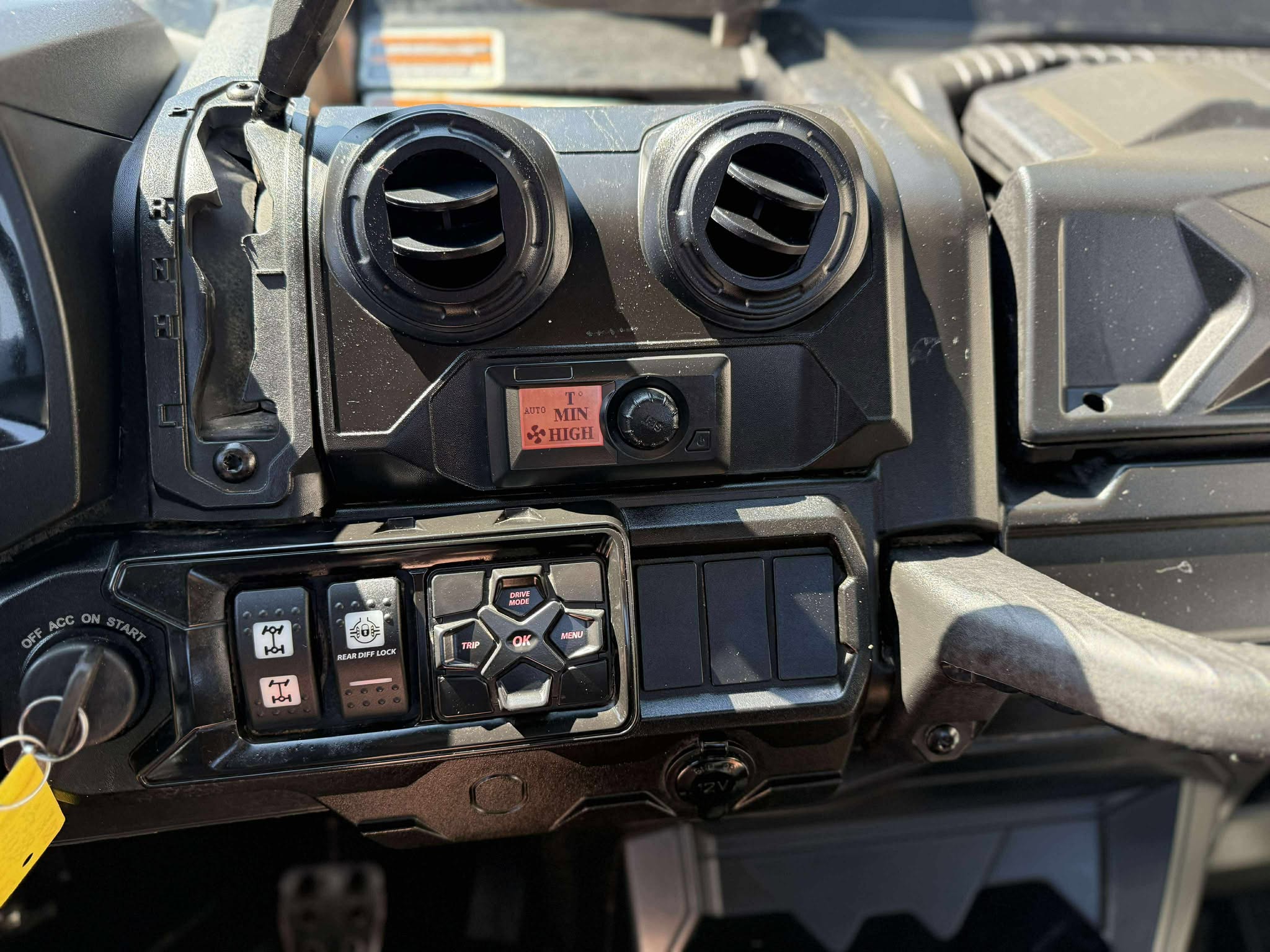 2021 Can-Am SSV DEFENDER LTDCAB HD10 OB 21 Limited HD10 - Photo 11