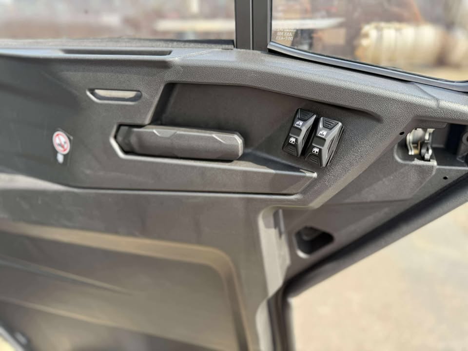2026 Can-Am SSV DEF LTD 65 HD11 BE HB 26 - Photo 10