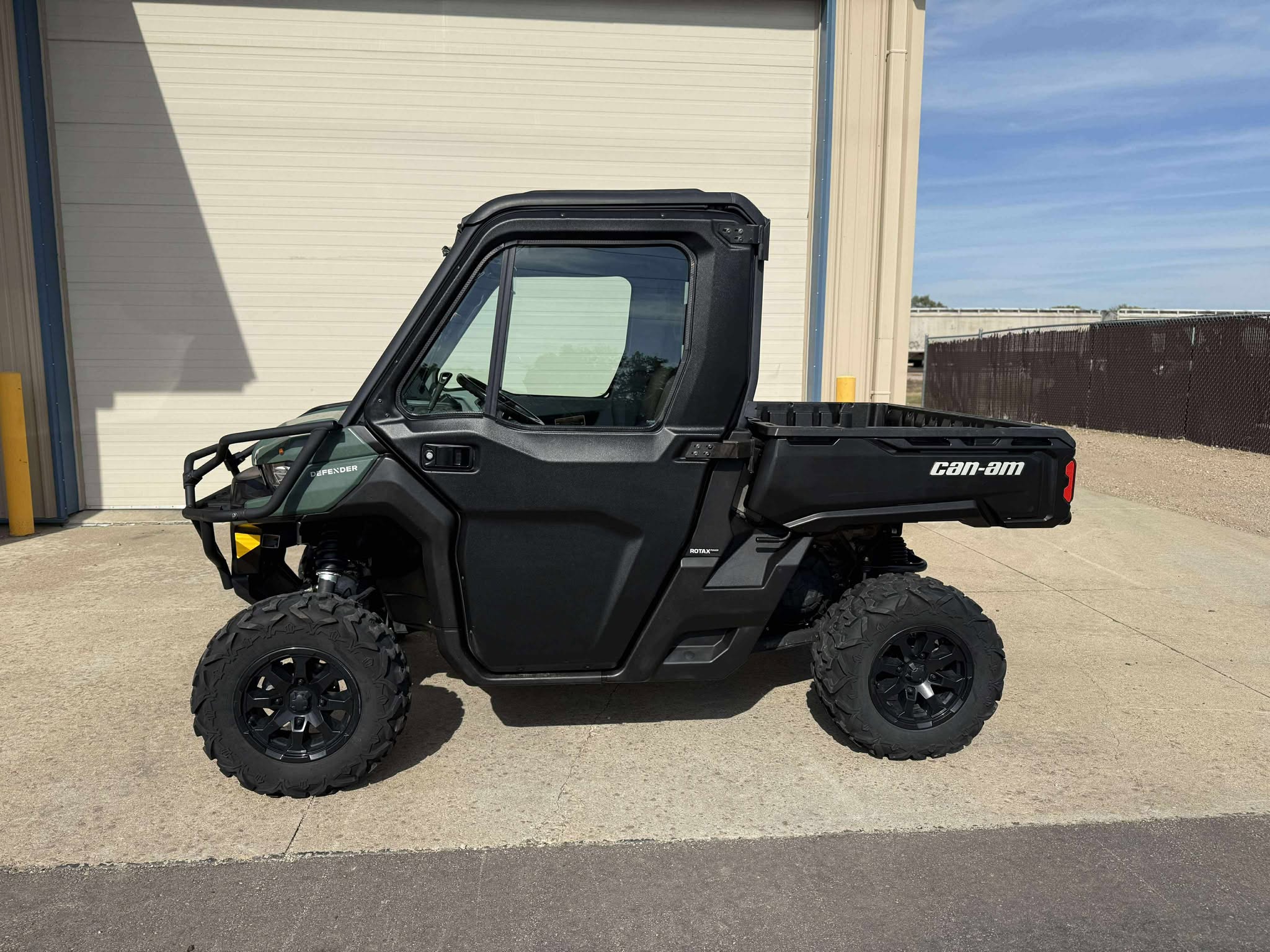 2022 Can-Am SSV DEFENDER DPSCAB HD9 GN 22 DPS CAB HD9