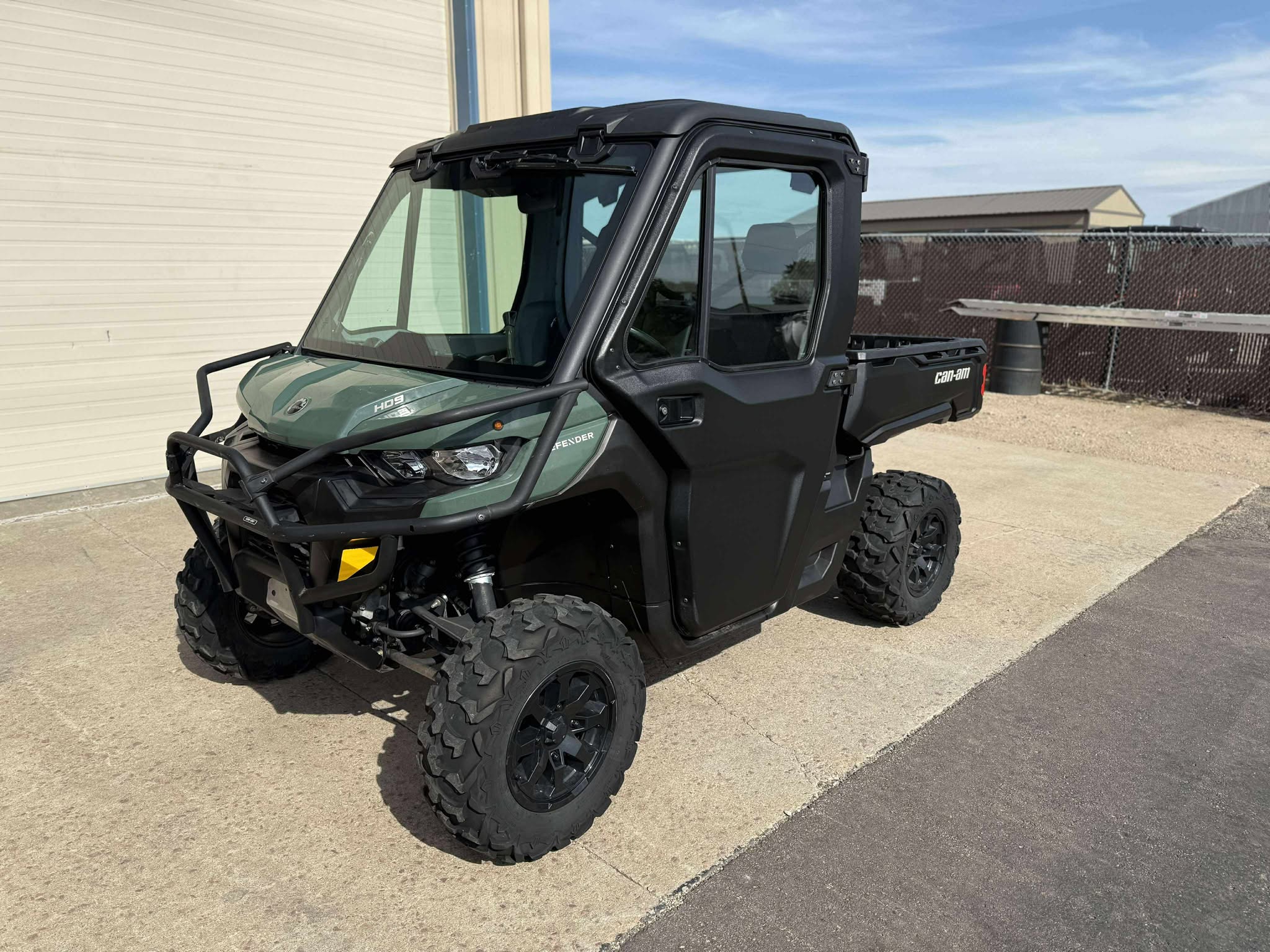 2022 Can-Am SSV DEFENDER DPSCAB HD9 GN 22 DPS CAB HD9 - Photo 2