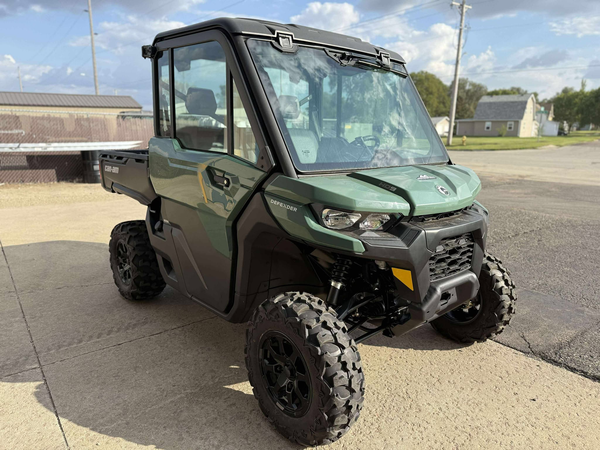2026 Can-Am SSV DEF DPSCAB 65 HD9 GN 26 - Photo 3