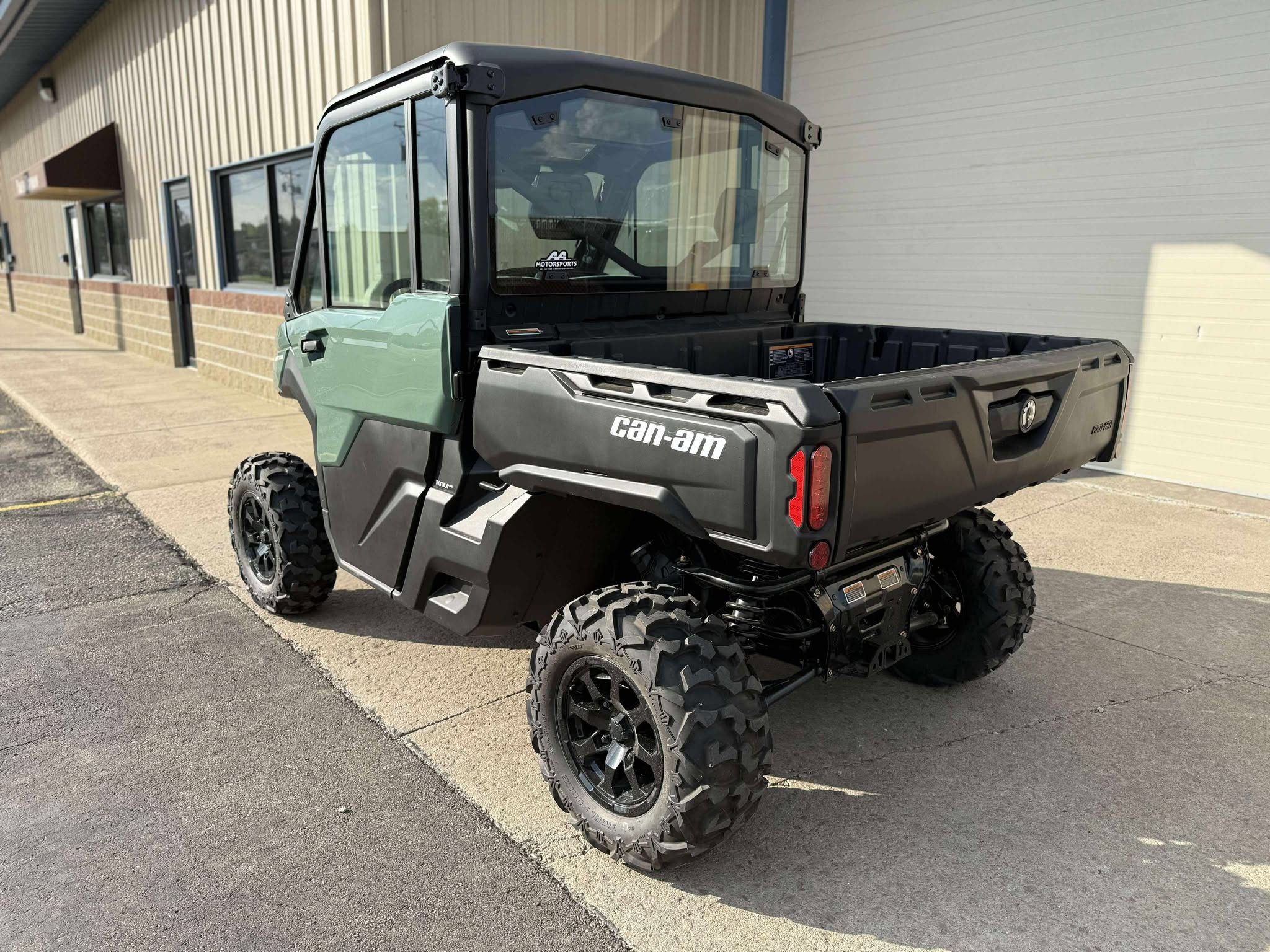 2026 Can-Am SSV DEF DPSCAB 65 HD9 GN 26 - Photo 7