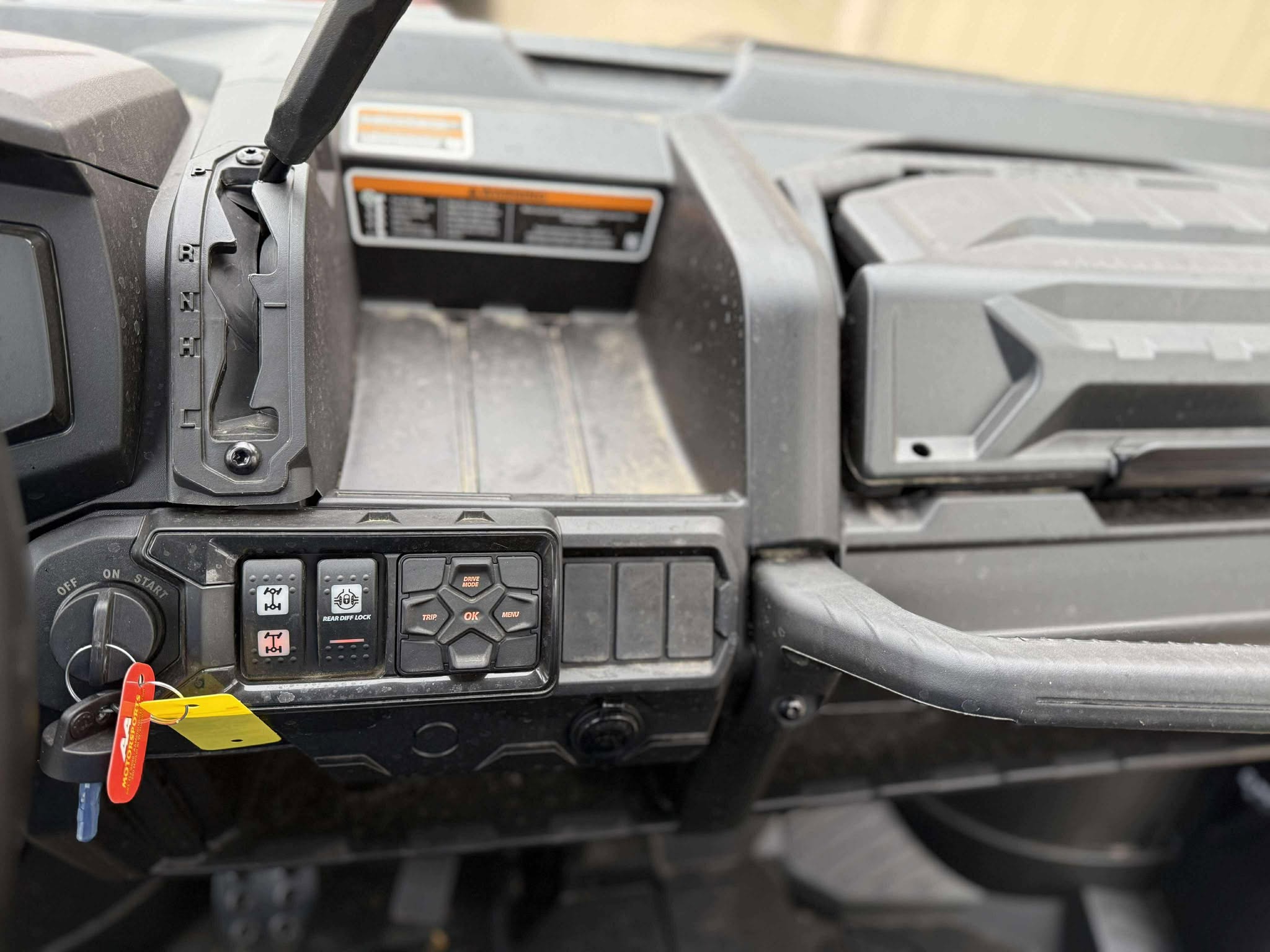 2025 Can-Am Defender PRO XT HD10 - Photo 12