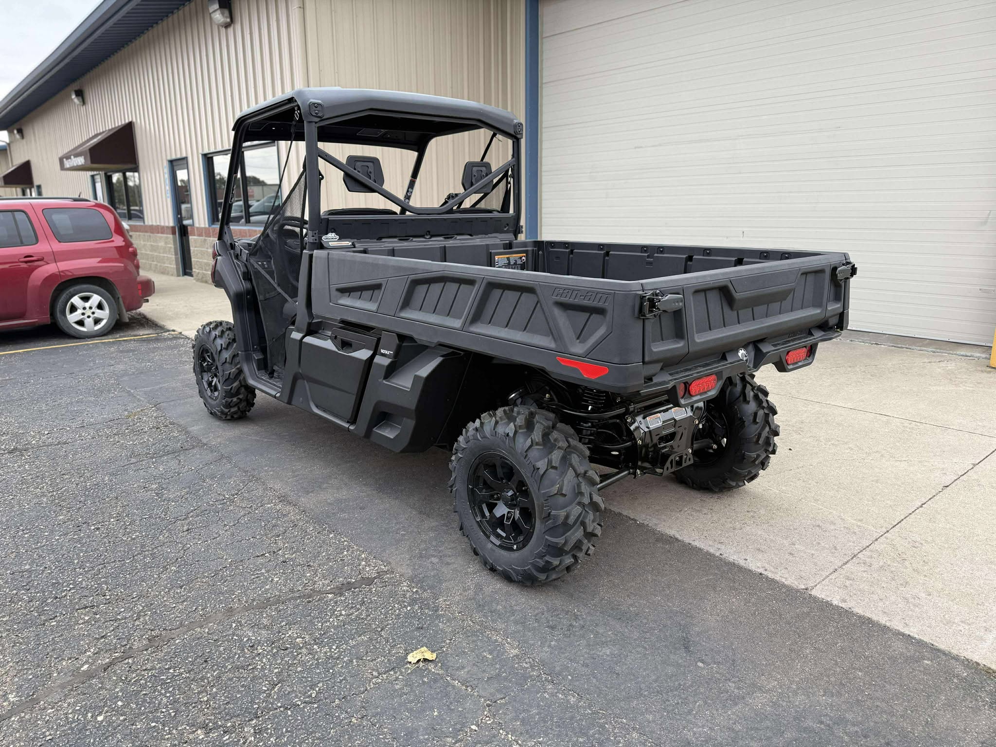 2025 Can-Am Defender PRO XT HD10 - Photo 9